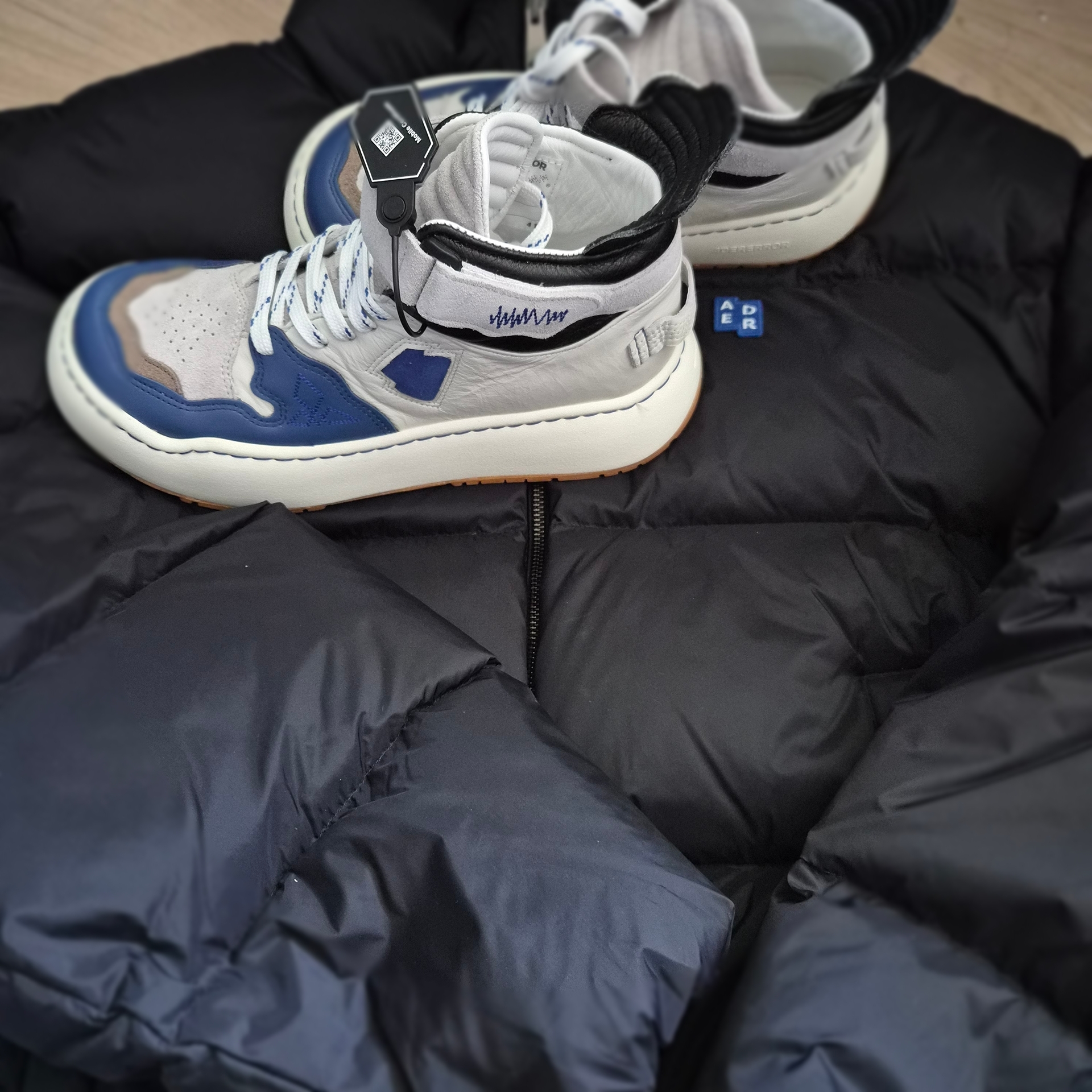 Ader Error Sig; TRS/BL Tag Puffer Jacket 01 Noir, Ader Error Log; Khalif Blue 착용 스타일