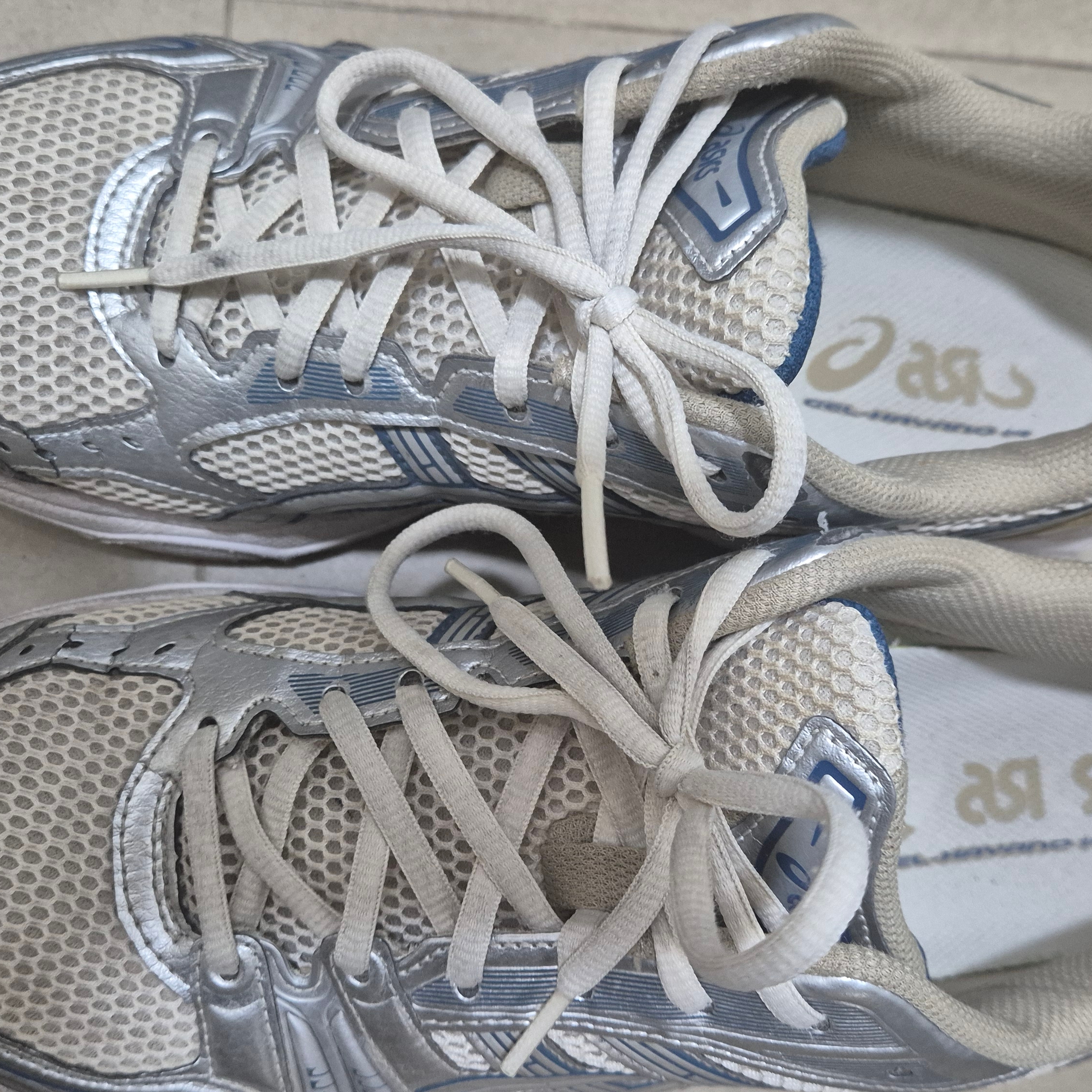 Asics Gel-Kayano 14 Cream Pure Silver 착용 스타일