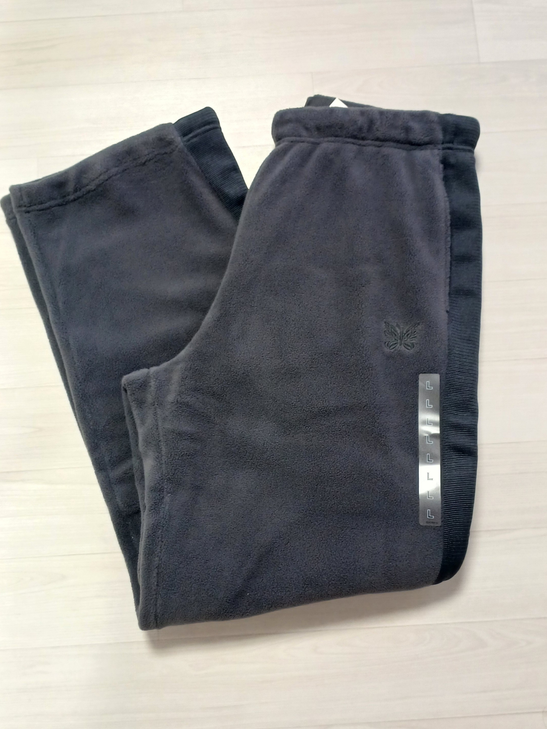 Uniqlo x Needles Fleece Wide Pants Longer Length Dark Gray - KR 착용 스타일