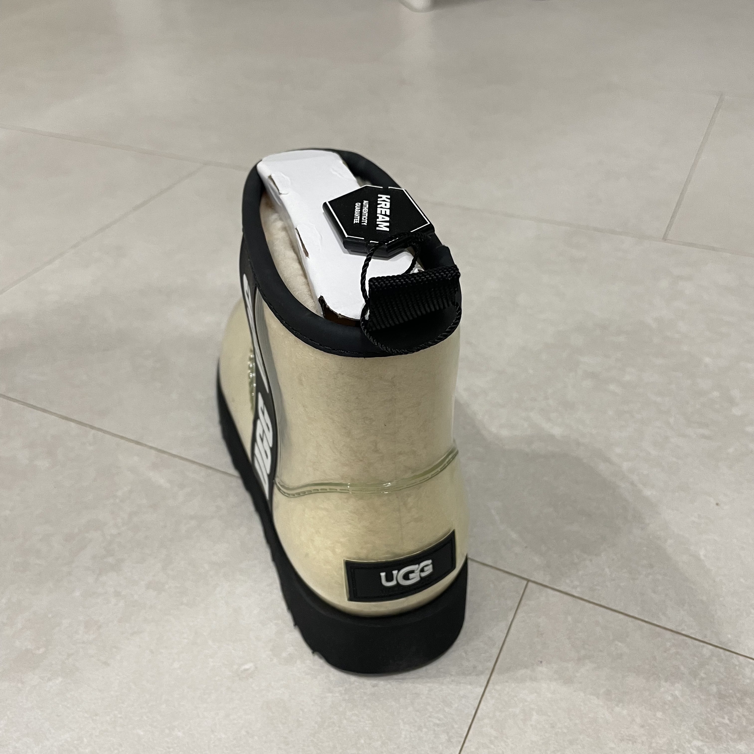 (W) UGG Classic Clear Mini Boots Natural Black 착용 스타일