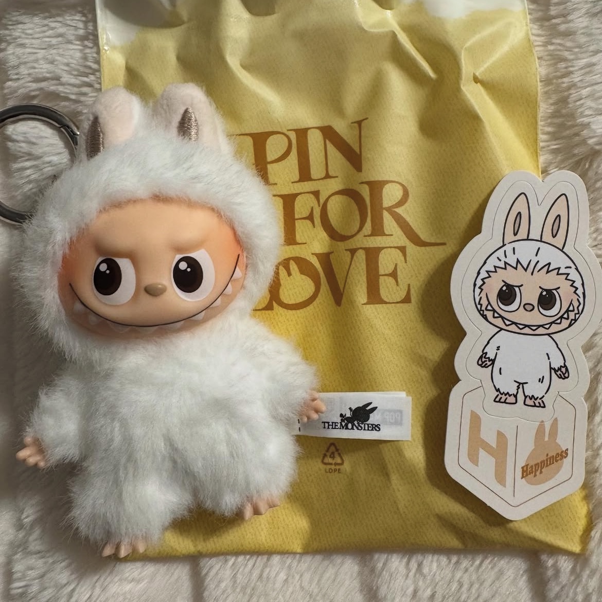 Pop Mart Labubu The Monsters Pin For Love Series Vinyl Plush Pendant (A-M) H (Opened Case) 착용 스타일