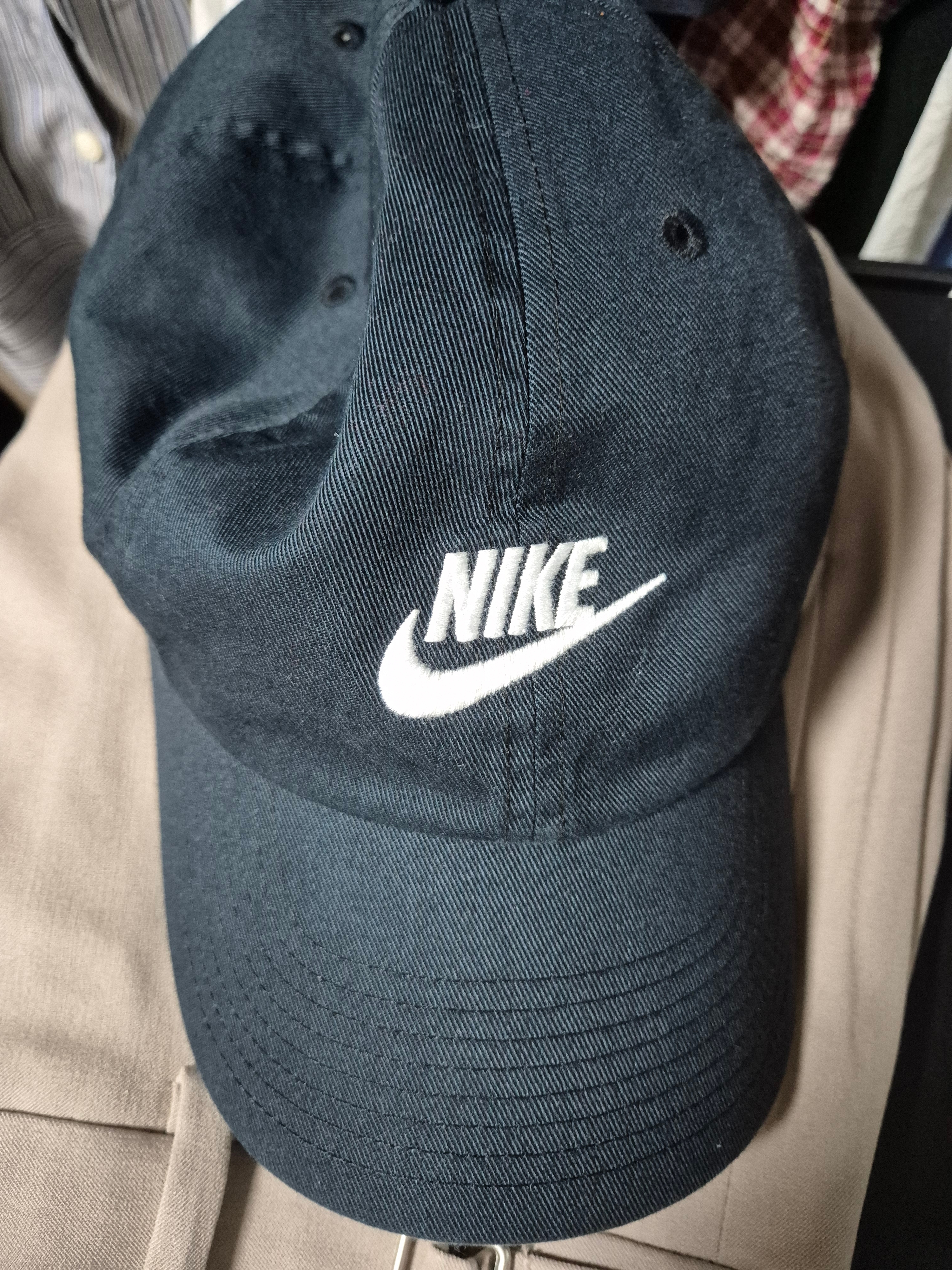 Nike Dri-Fit Club Structured Swoosh Cap Black 착용 스타일