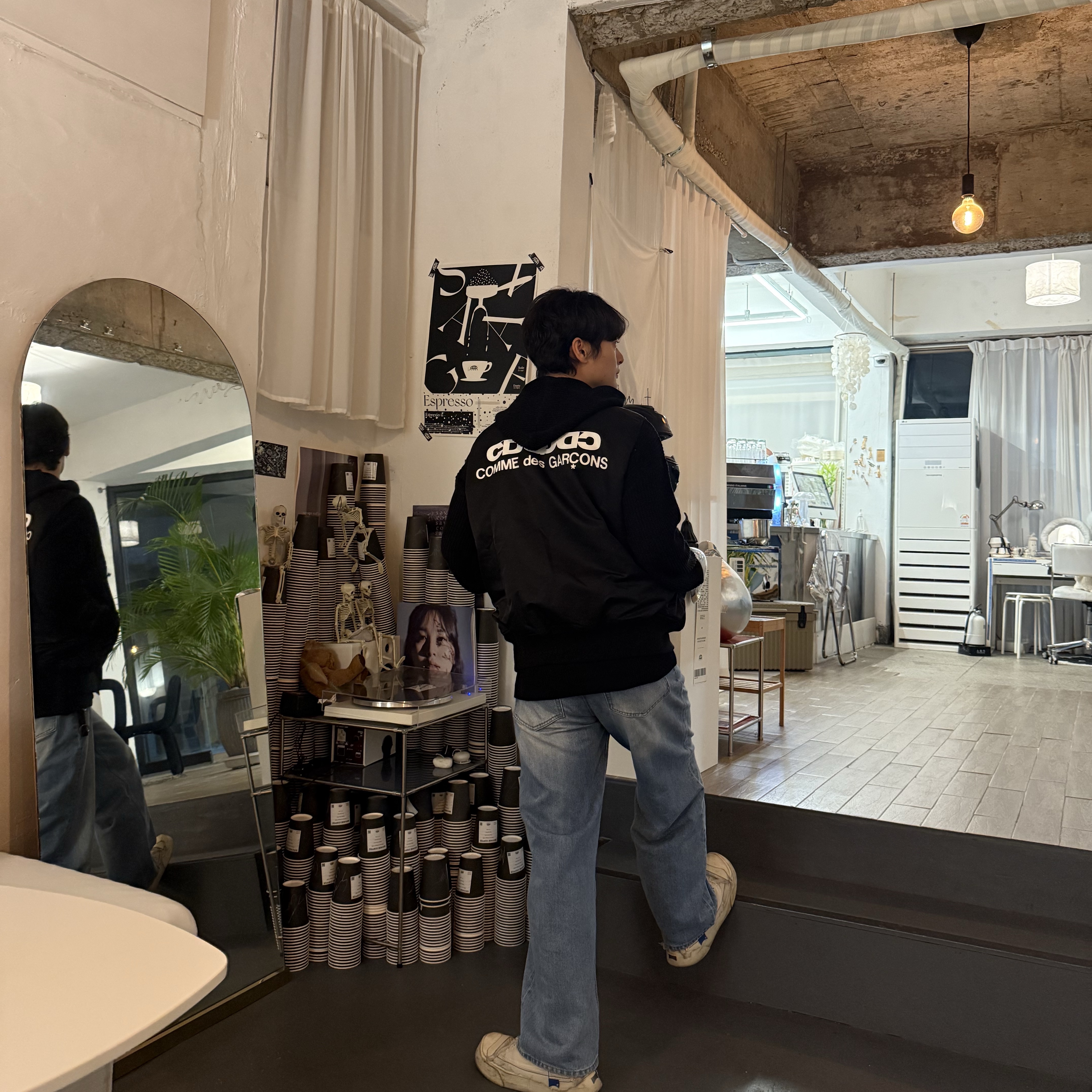 Polyteru Human Index Human Knit Hoodie Black, CDG x Alpha Industries Ma-1 Vest Black 착용 스타일 - 1