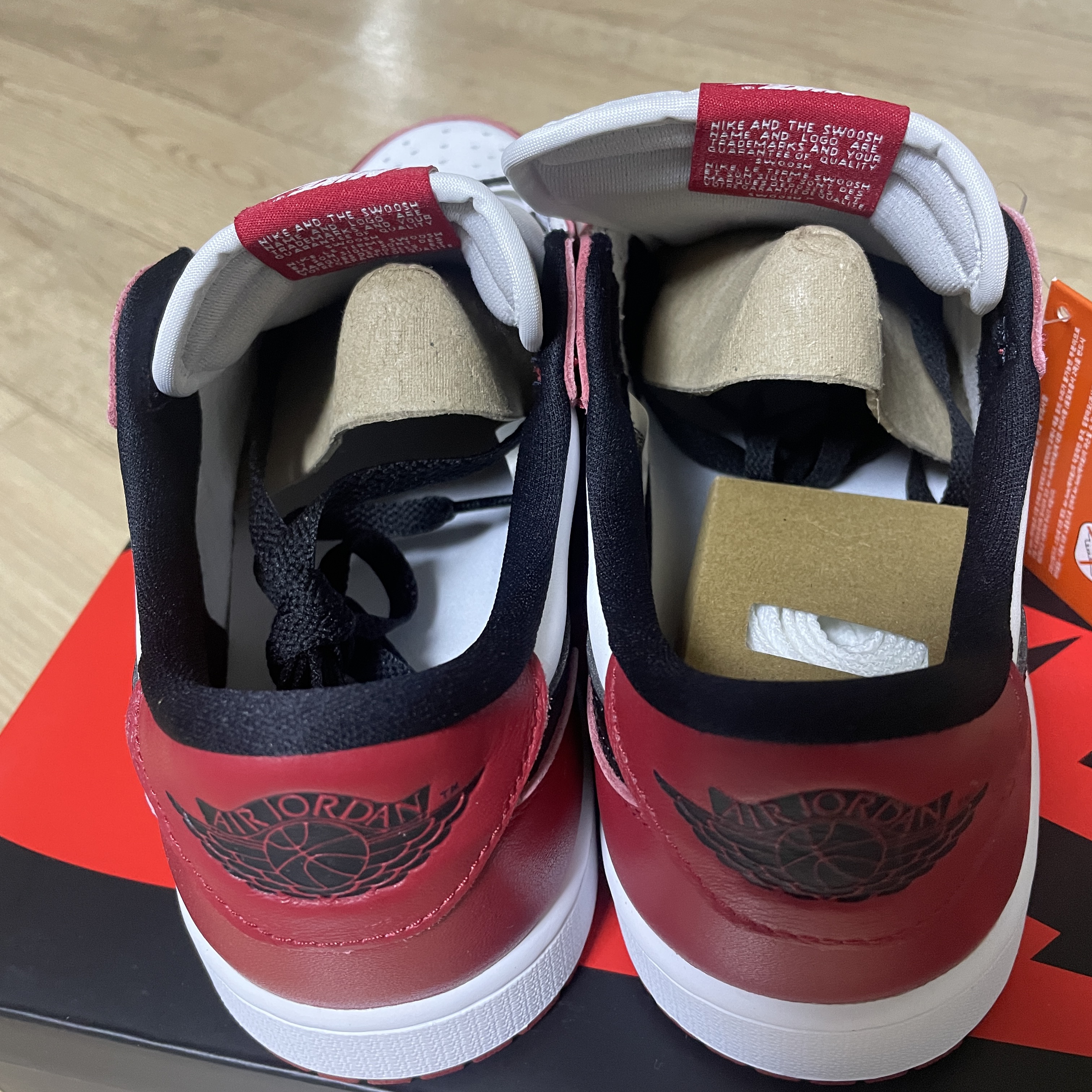 Jordan 1 Retro Low OG Chicago 착용 스타일 - 3