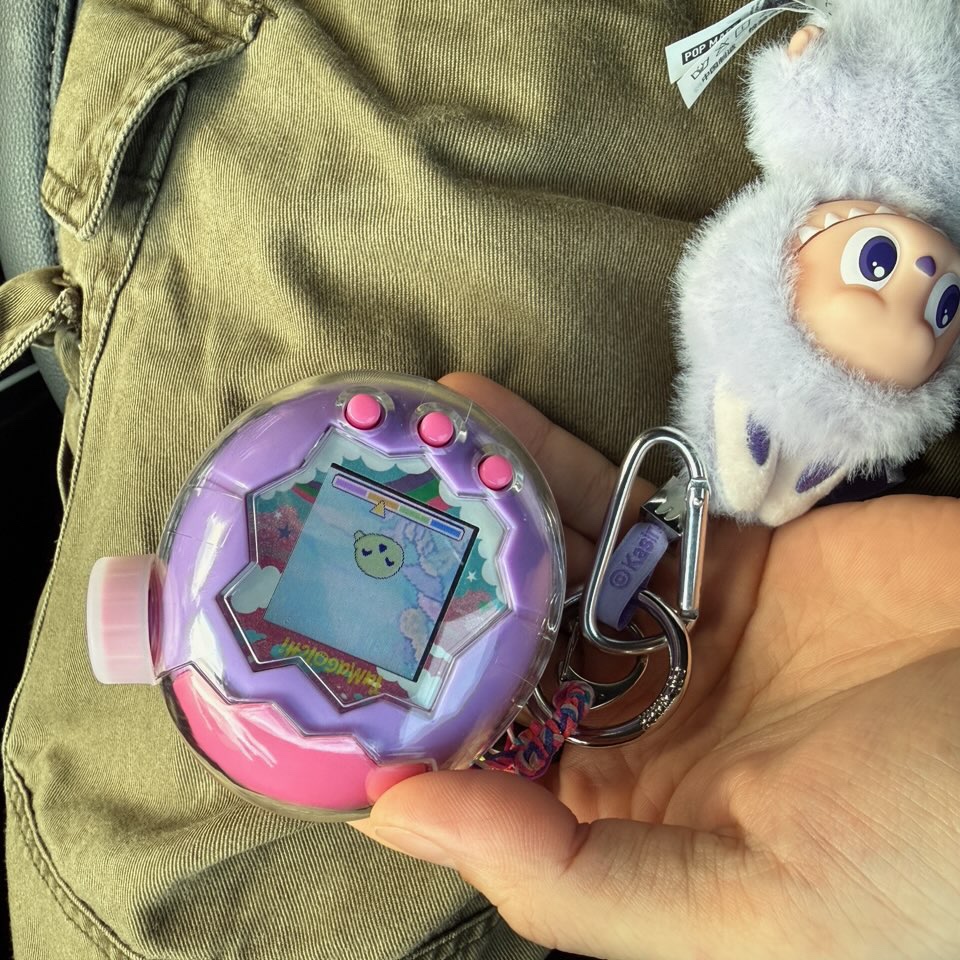Tamagotchi Paradise Purple Sky, Pop Mart Labubu The Monsters Highlight Series Luck Keyring (Opened Case) 착용 스타일 - 2