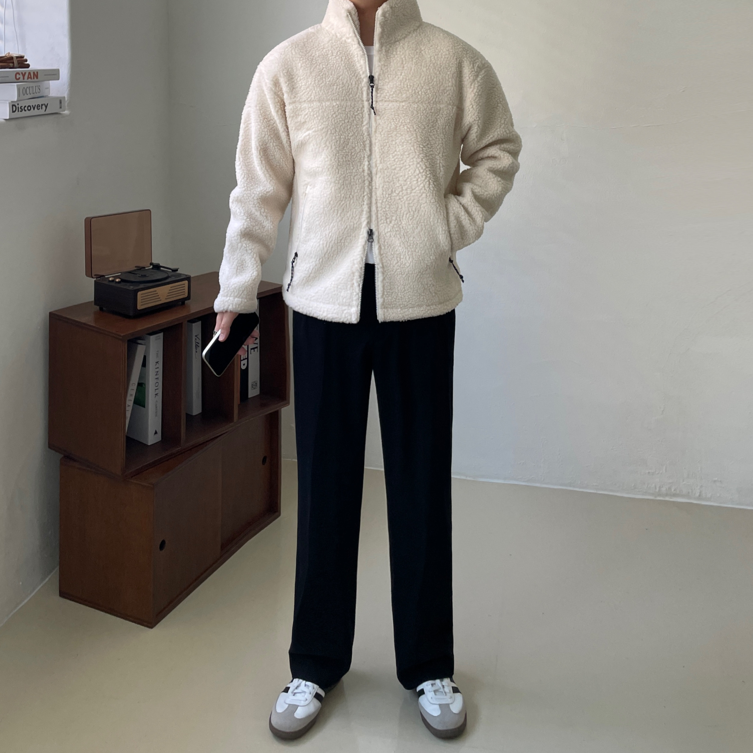 Adidas Samba OG Cloud White 착용 스타일 - 1