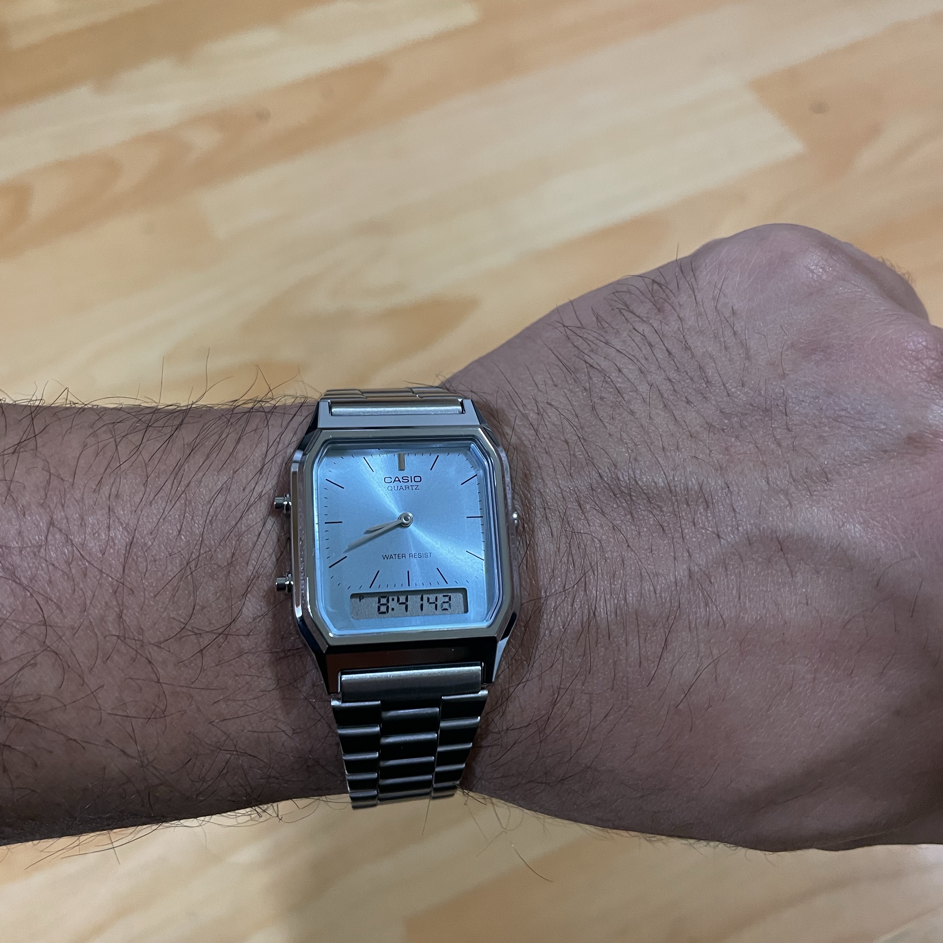 Casio AQ-230A-2A1MQY 착용 스타일 - 1