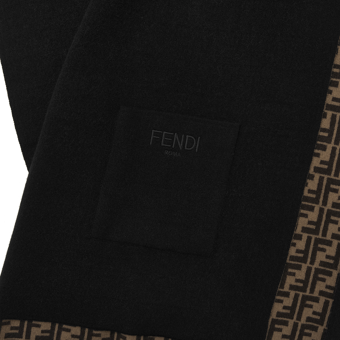 (키즈) 펜디 로고 리버시블 케이프 블랙((Kids) Fendi Logo Reversible Cape Black) - 4