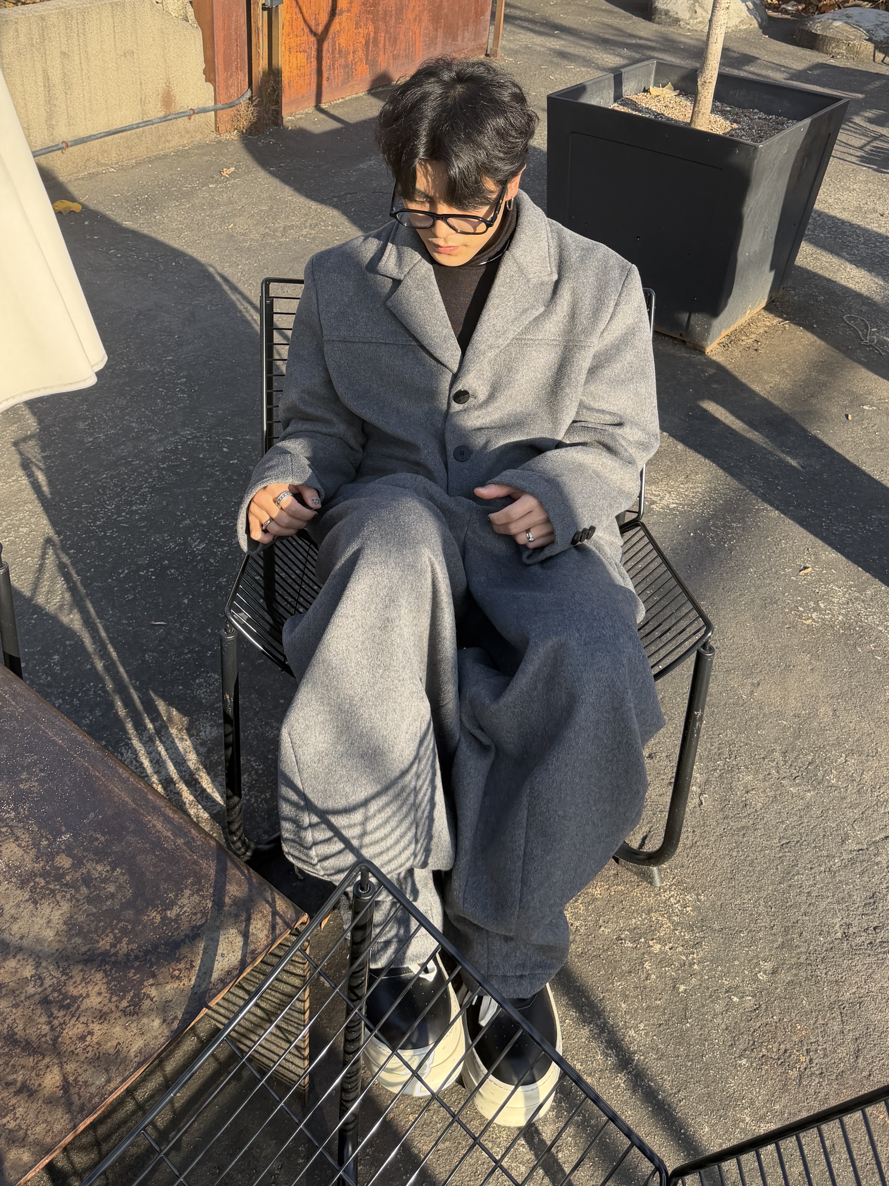 Rick Owens Hollywood Mega Bumper Geobasket in Full Grain Calf Leather Black Milk, Gentle Monster x Maison Margiela MM113 Black Clear 착용 스타일 - 2