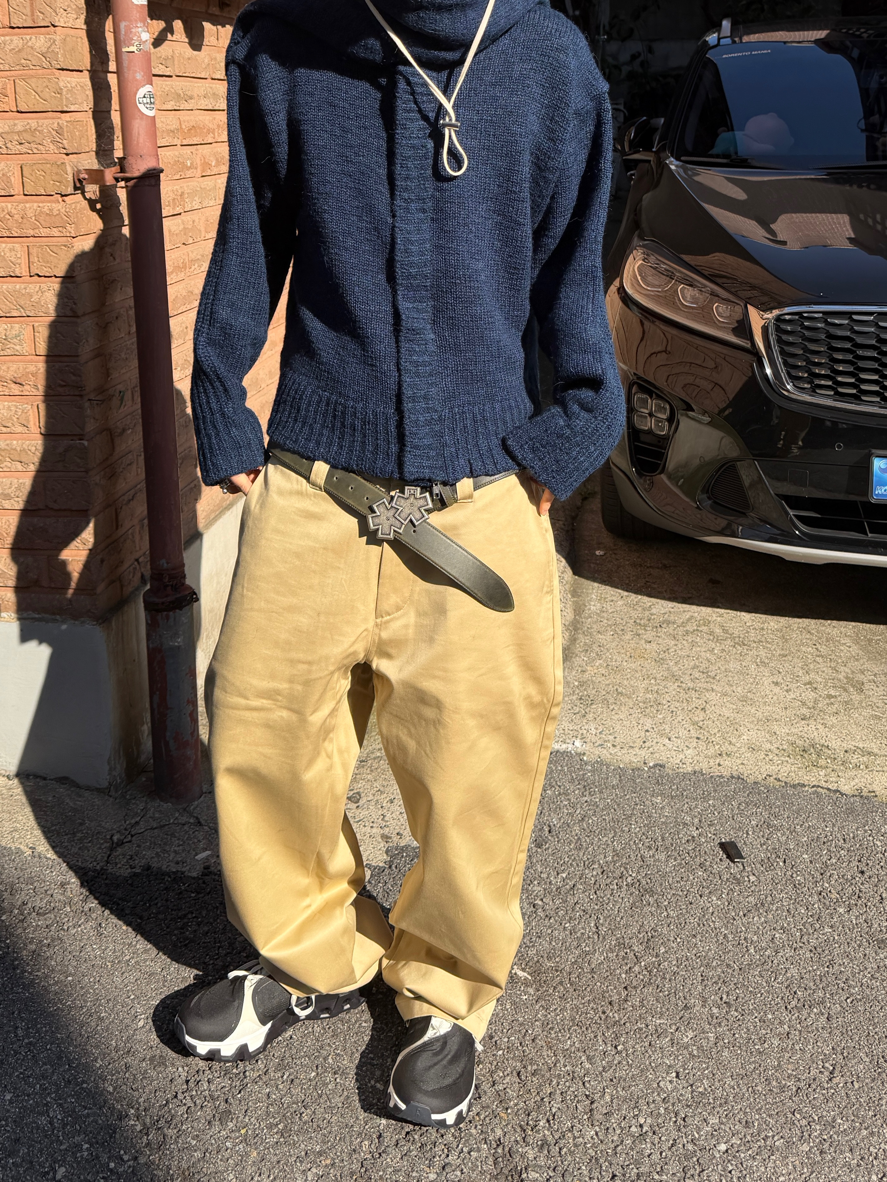 On Running x Post Archive Faction (Paf) Cloudmonster Hyper Black, Jacquemus Le Bob Artichaut Bucket Hat Off White 착용 스타일 - 8
