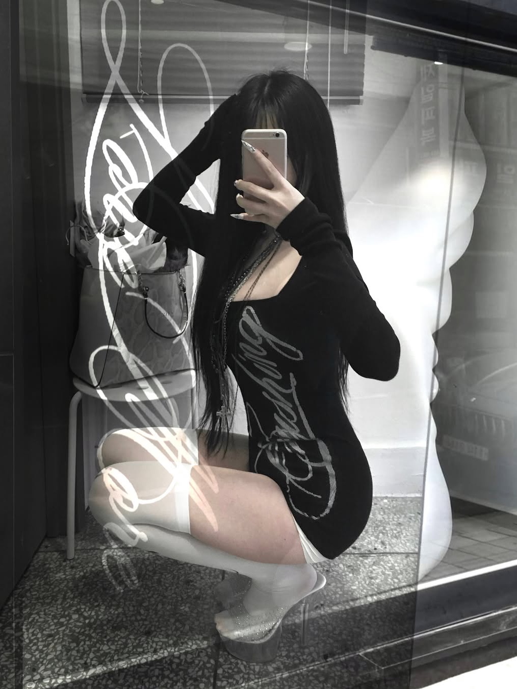 [KREAM 단독] Bonnae Body suit Black, [KREAM 단독] Bonnae Body suit White 착용 스타일