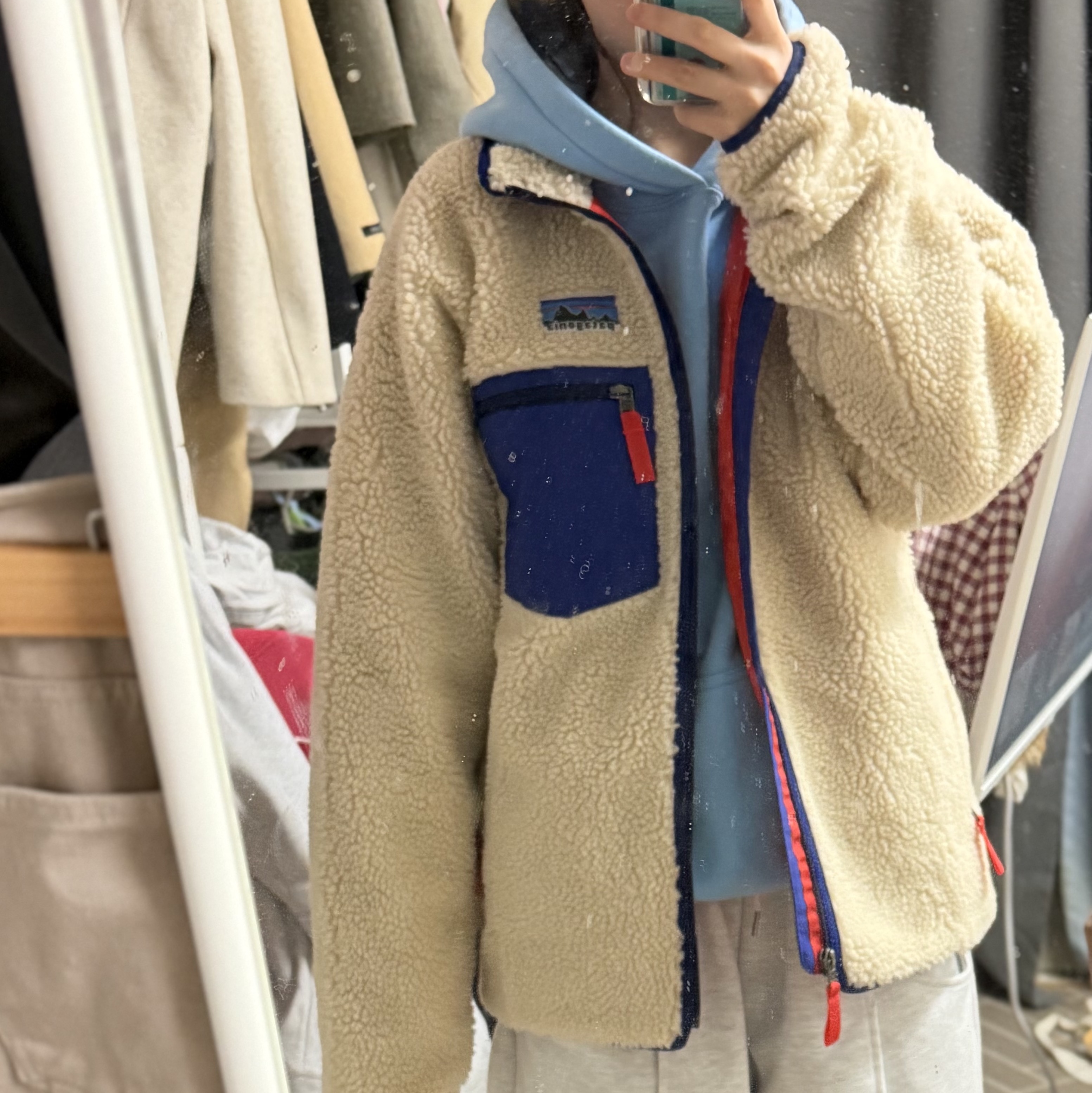 Patagonia Classic Retro-X Fleece Jacket Dark Natural, IAB Studio Hoodie Sky Blue Lemon 착용 스타일