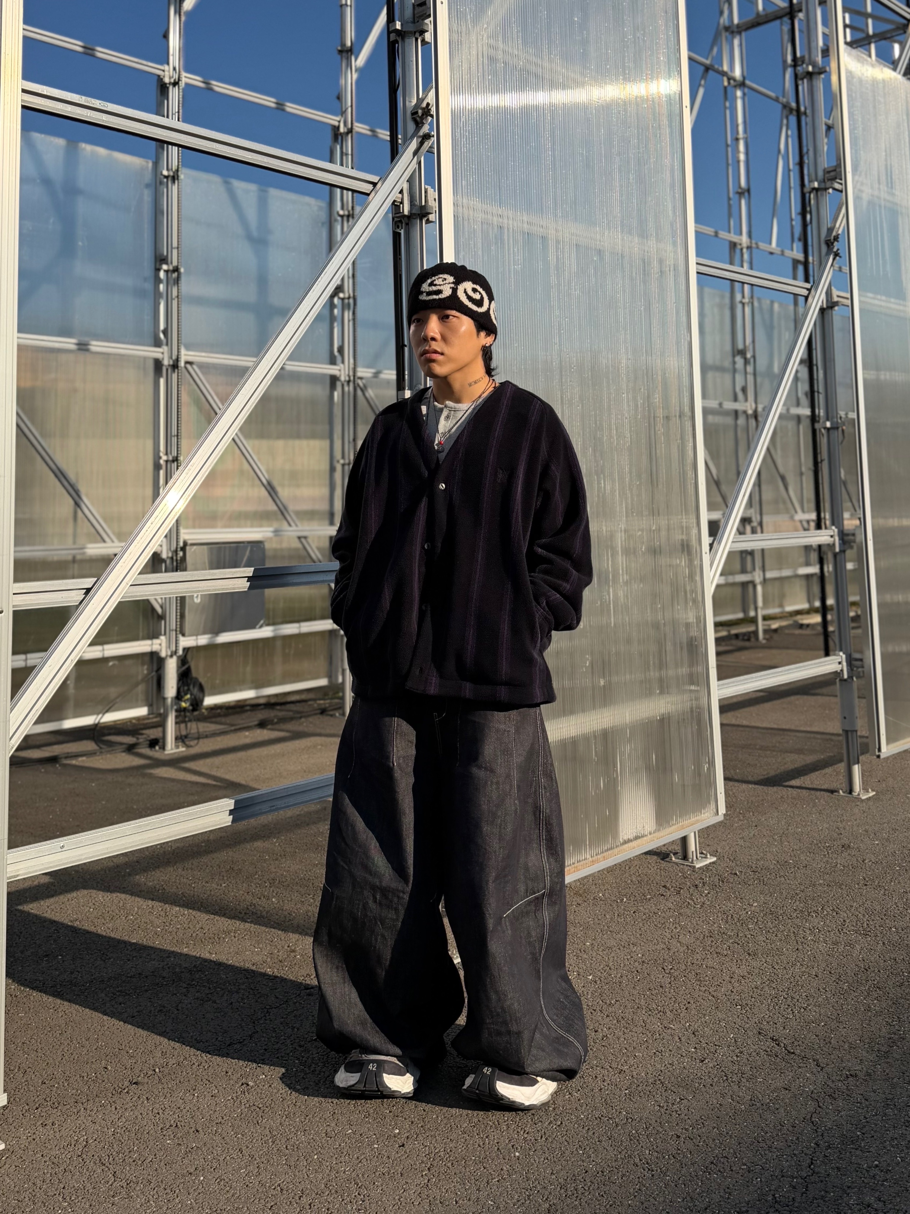Uniqlo x Needles Fleece Oversized Cardigan Black - JP, Uniqlo x Needles Fleece Oversized Cardigan Black - KR 착용 스타일 - 4