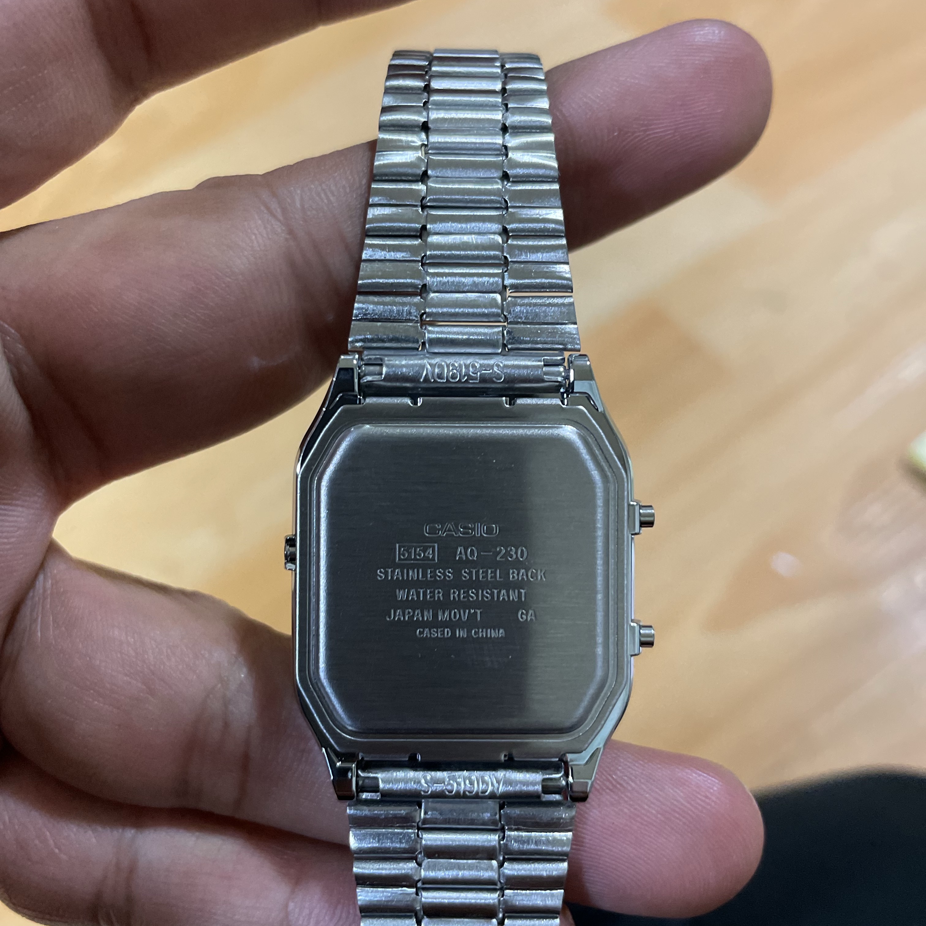 Casio AQ-230A-2A1MQY 착용 스타일 - 2