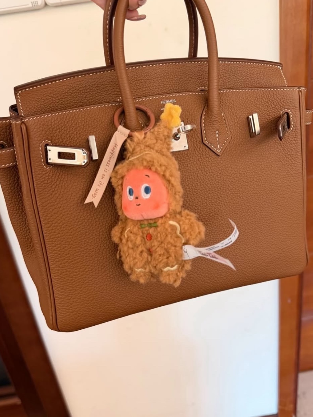 Pop Mart Twinkle Twinkle Savor the Moment Series-Fresh-Baked Mini Cookies Plush Pendant Vanilla Crunch (Opened Case) 착용 스타일