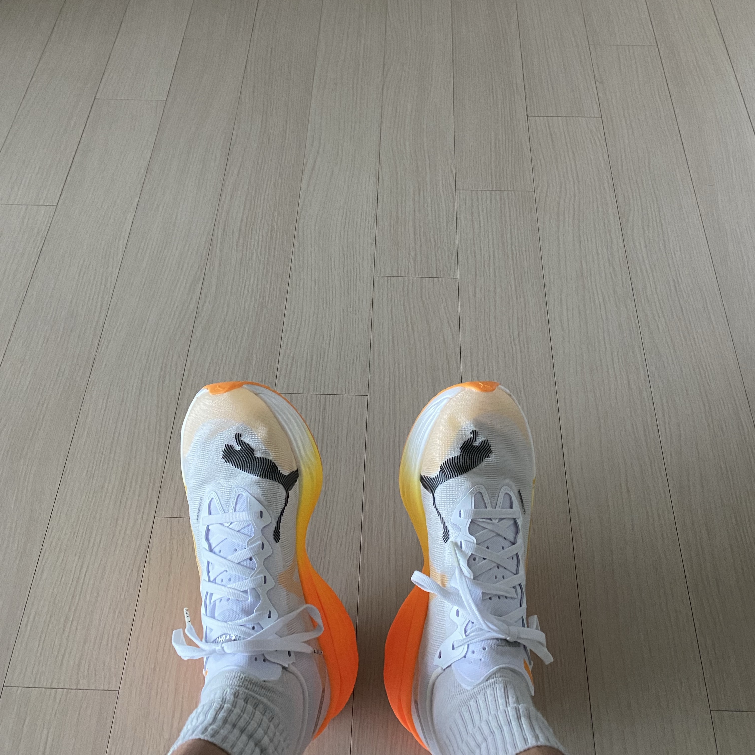 Puma Deviate Nitro Elite 3 White Sun Stream 착용 스타일 - 1