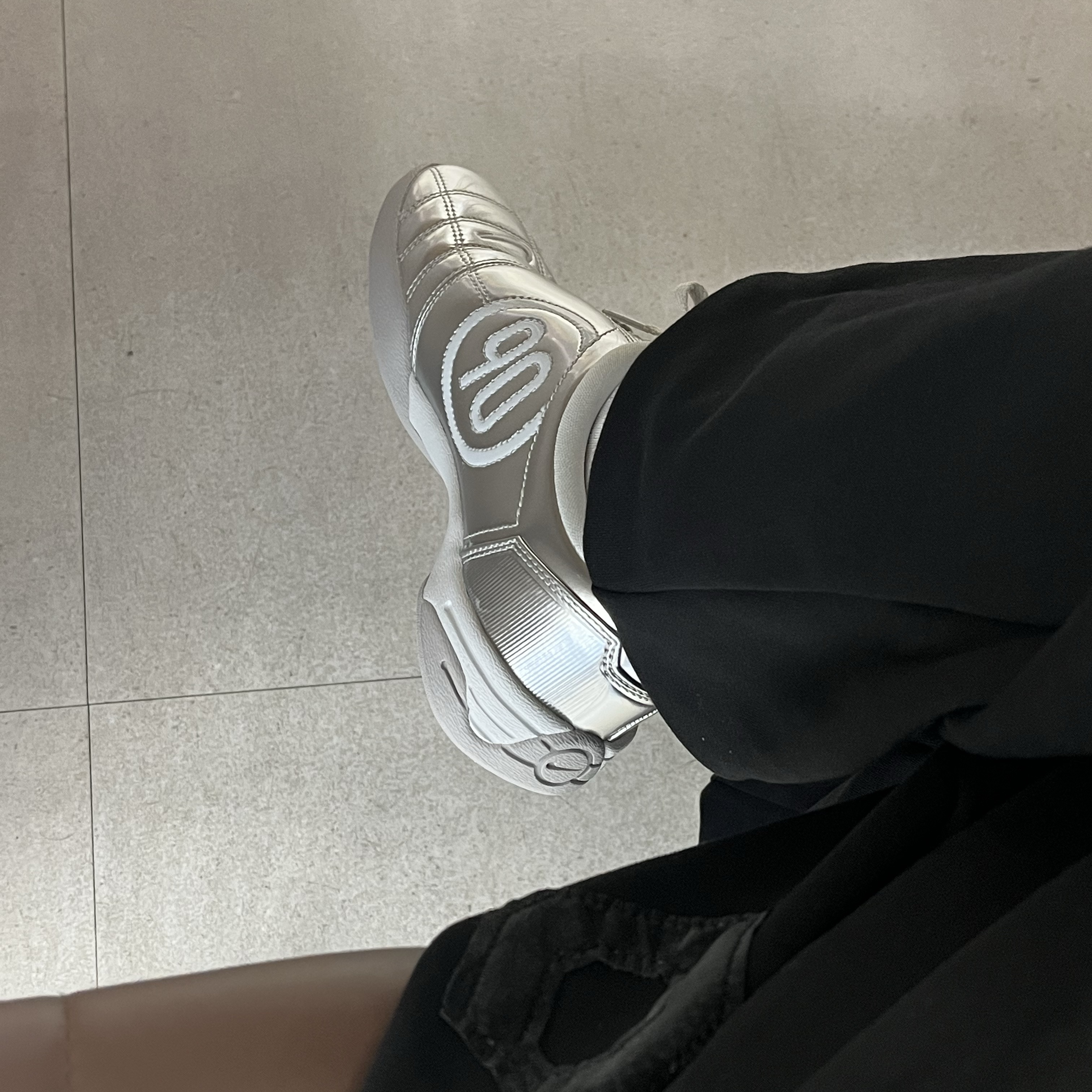 (W) Nike Total 90 III SP Metallic Platinum White 착용 스타일 - 1