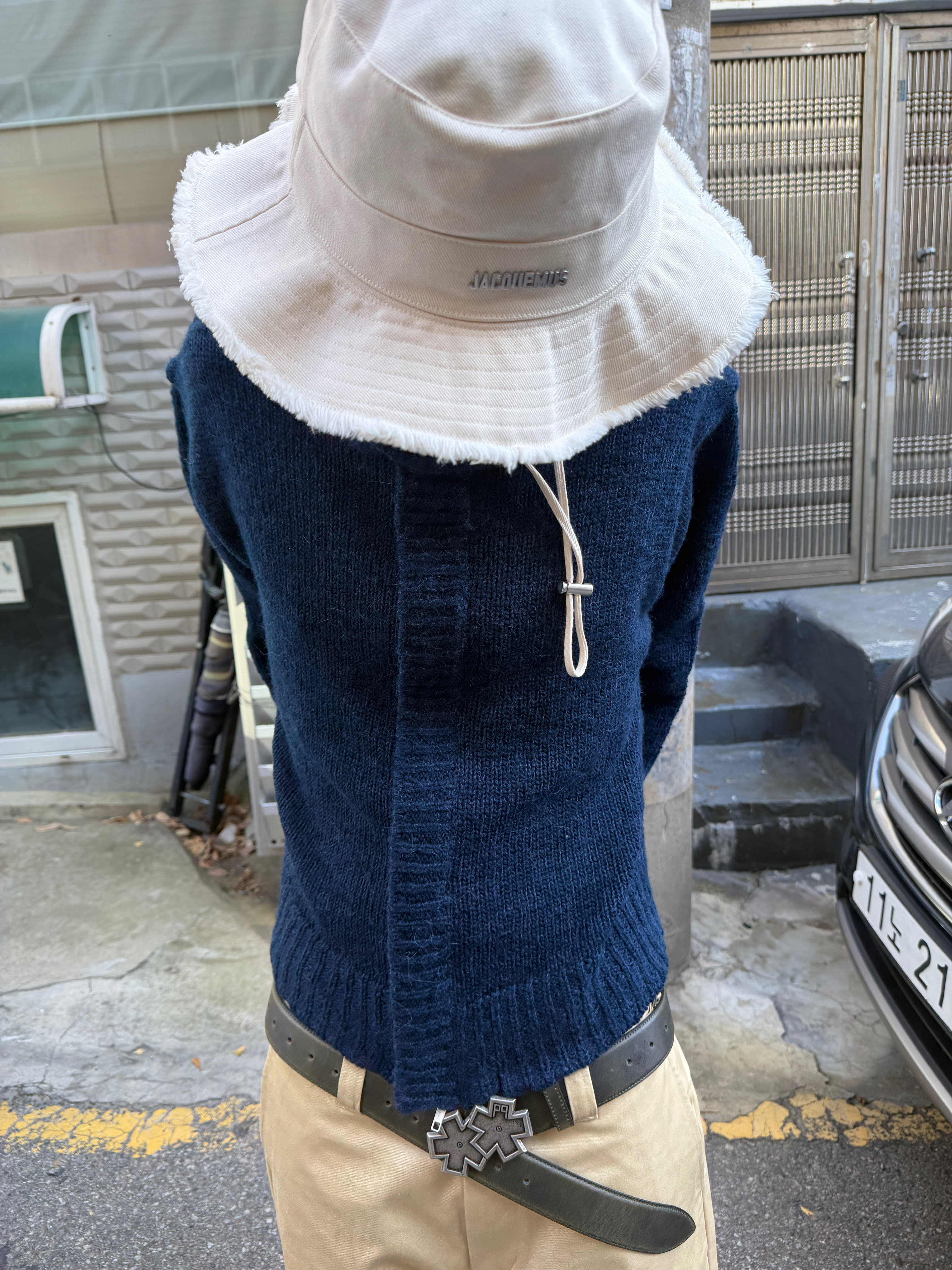 On Running x Post Archive Faction (Paf) Cloudmonster Hyper Black, Jacquemus Le Bob Artichaut Bucket Hat Off White 착용 스타일 - 5