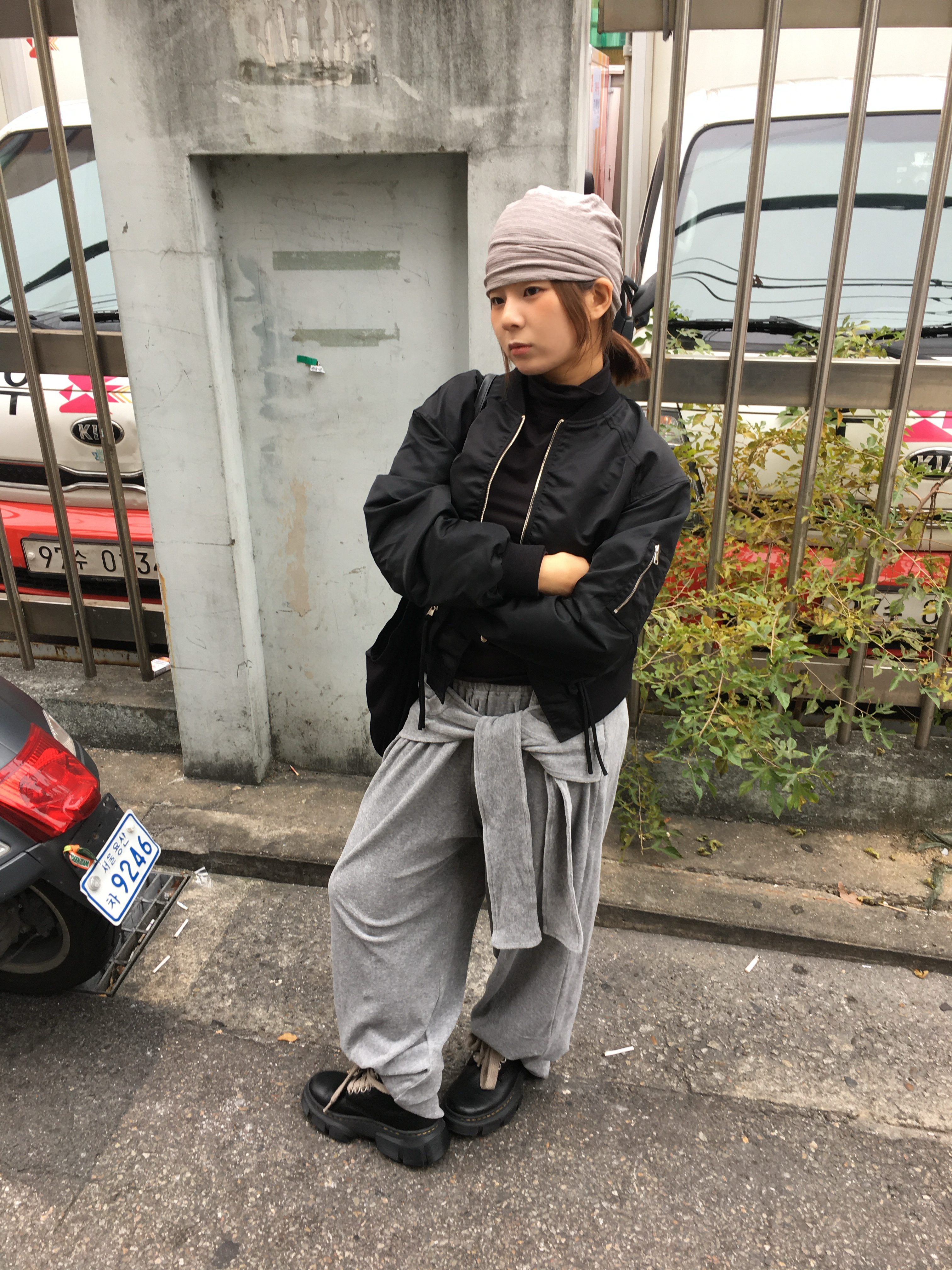 Dr. Martens x Rick Owens 1460 DMXL Jumbo Lace Boots Black, Xlim Synopsis 01 Bag Black 착용 스타일