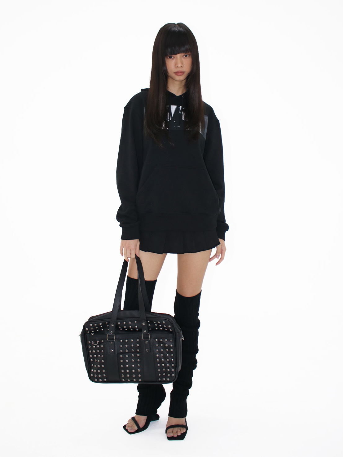 Bonnae Studded school bag Black, Bonnae Studded school bag Ivory 착용 스타일 - 1
