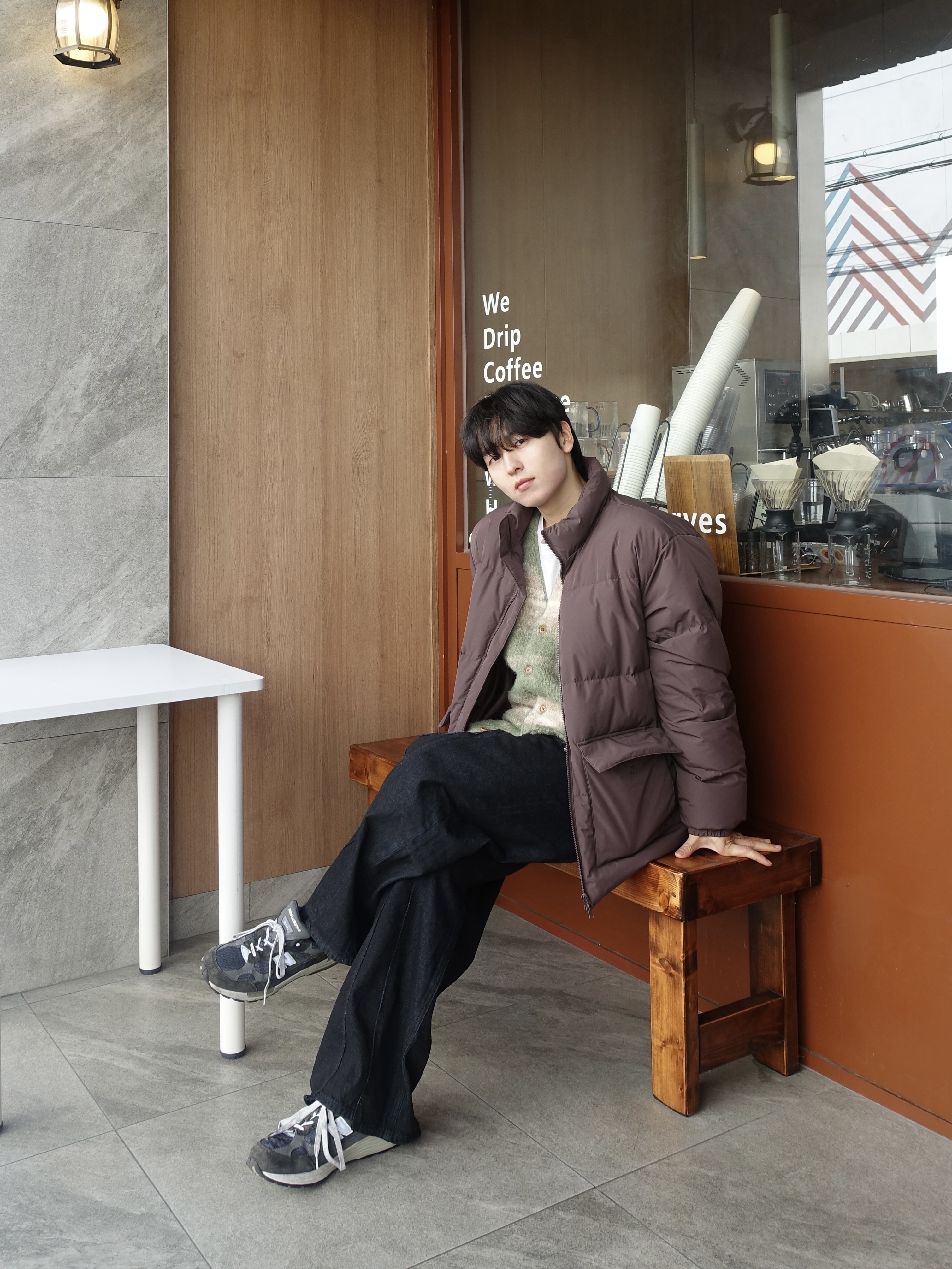 New Balance 992 Made in USA Navy 착용 스타일 - 1