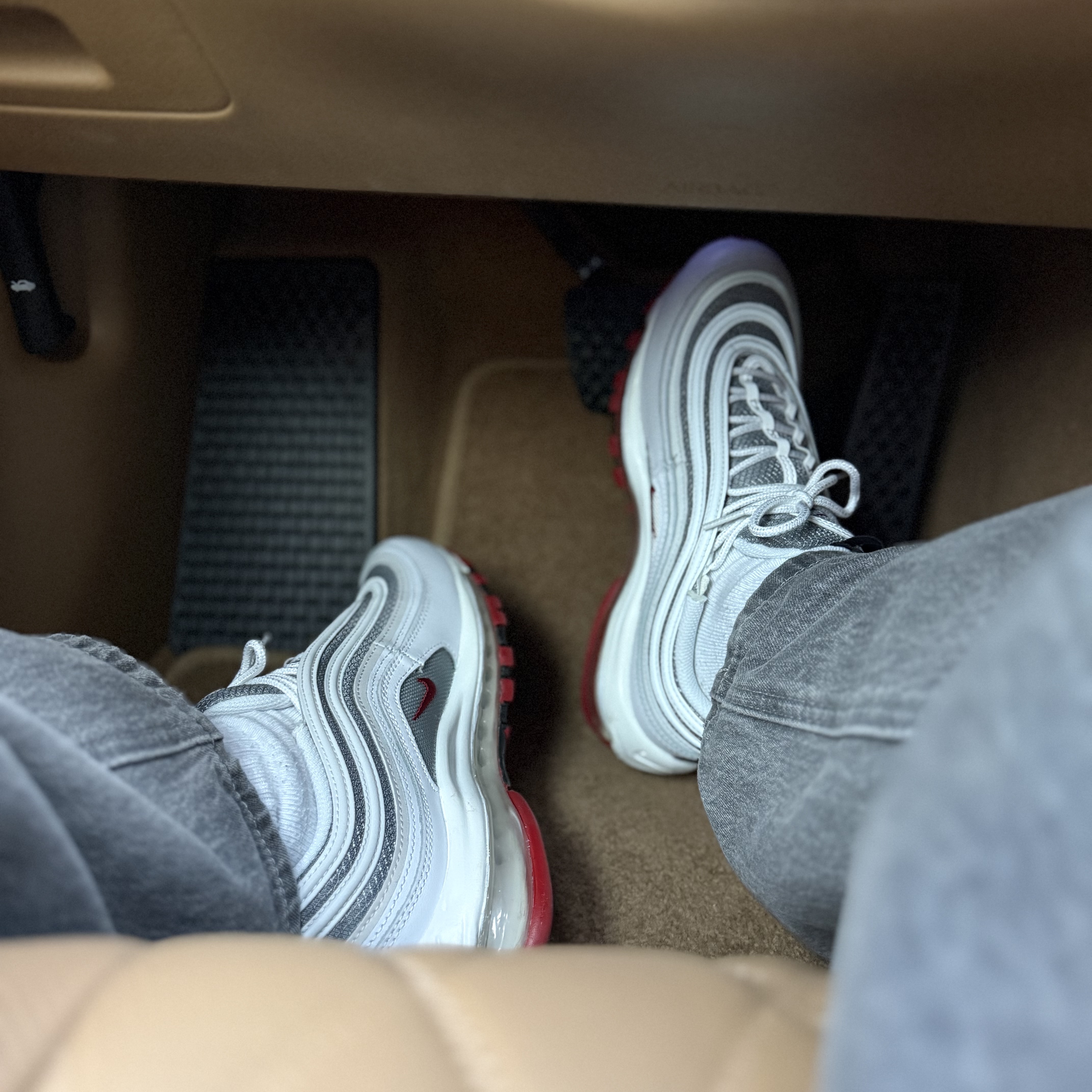 Nike Air Max 97 White and Varsity Red 착용 스타일