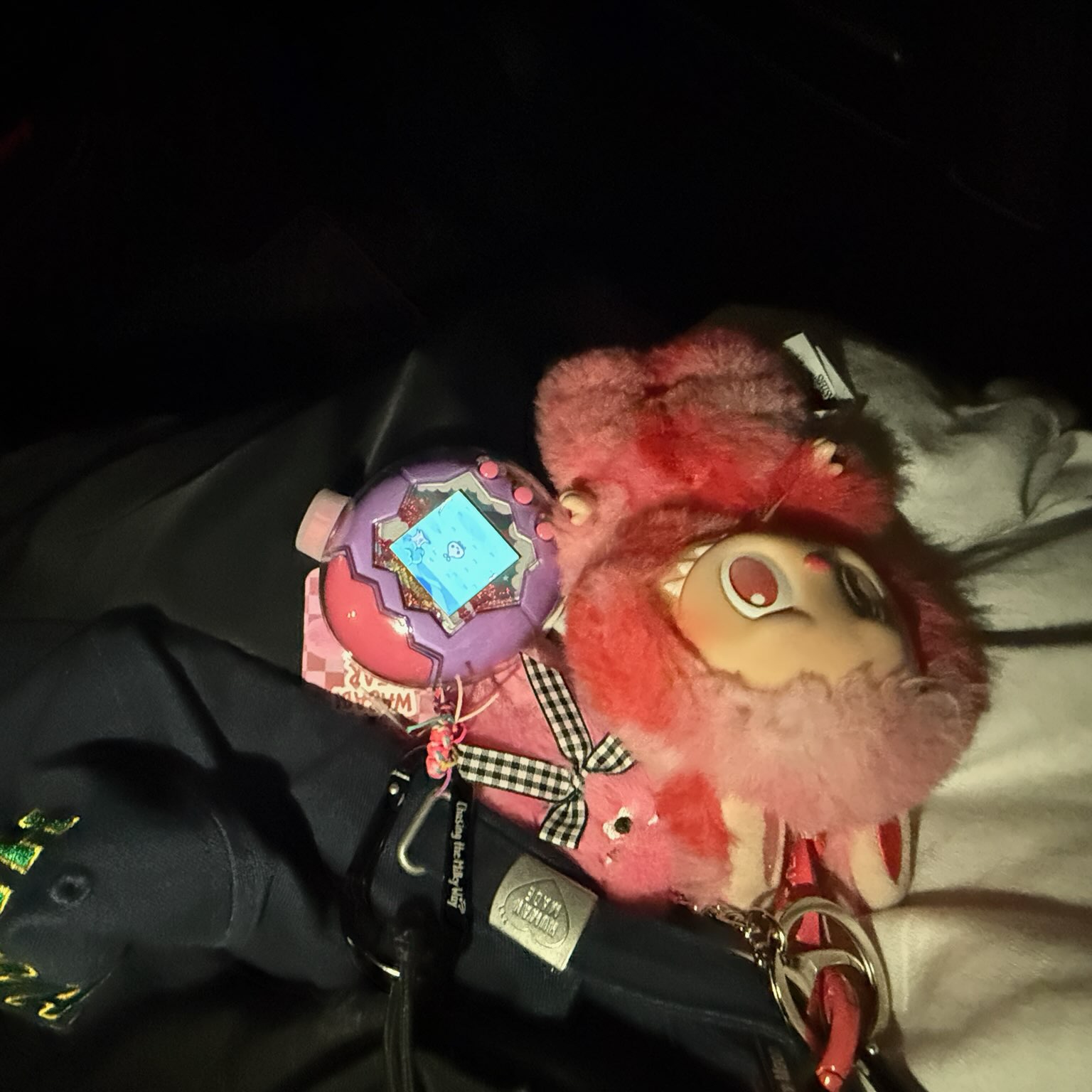Tamagotchi Paradise Purple Sky, Pop Mart Labubu The Monsters Highlight Series Luck Keyring (Opened Case) 착용 스타일 - 1