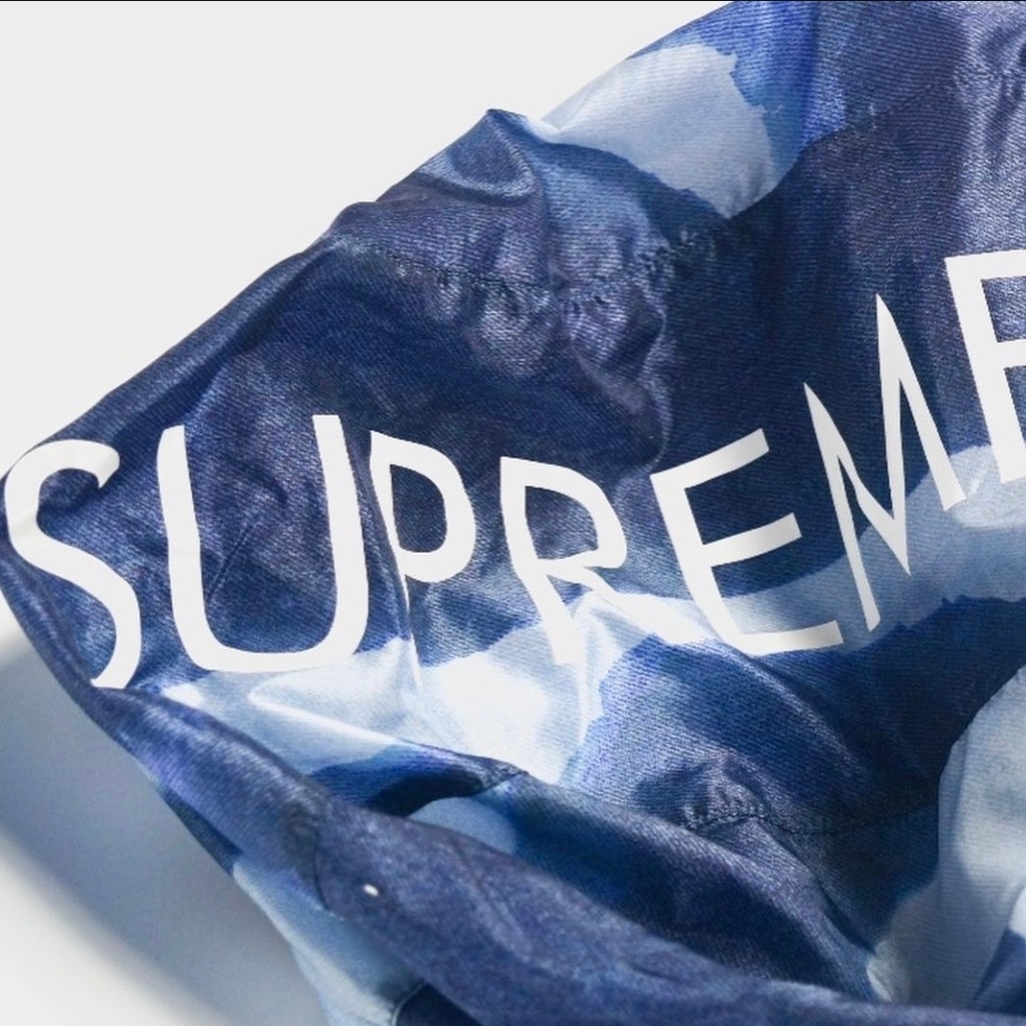Supreme x The North Face Bleached Denim Print Nuptse Jacket Indigo - 21FW 착용 스타일