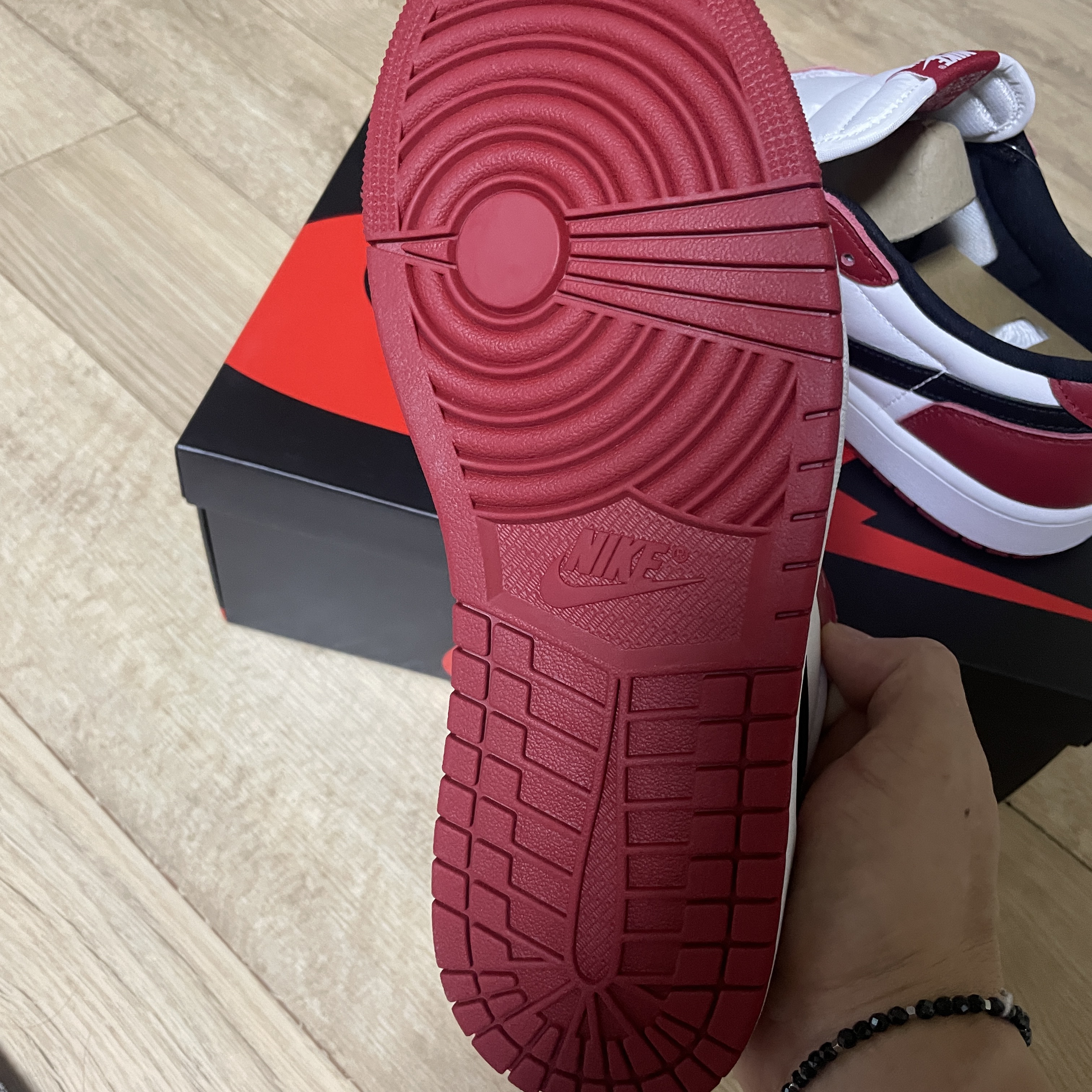 Jordan 1 Retro Low OG Chicago 착용 스타일 - 1