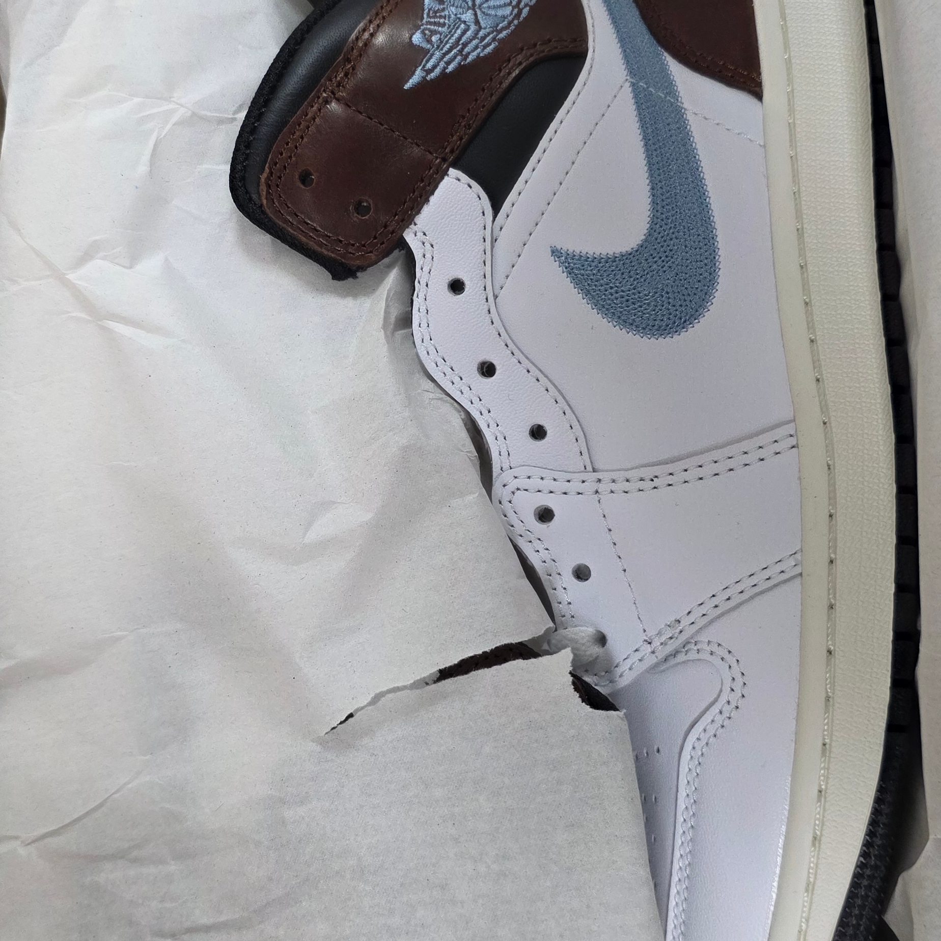 Jordan 1 Mid SE White Blue Grey 착용 스타일
