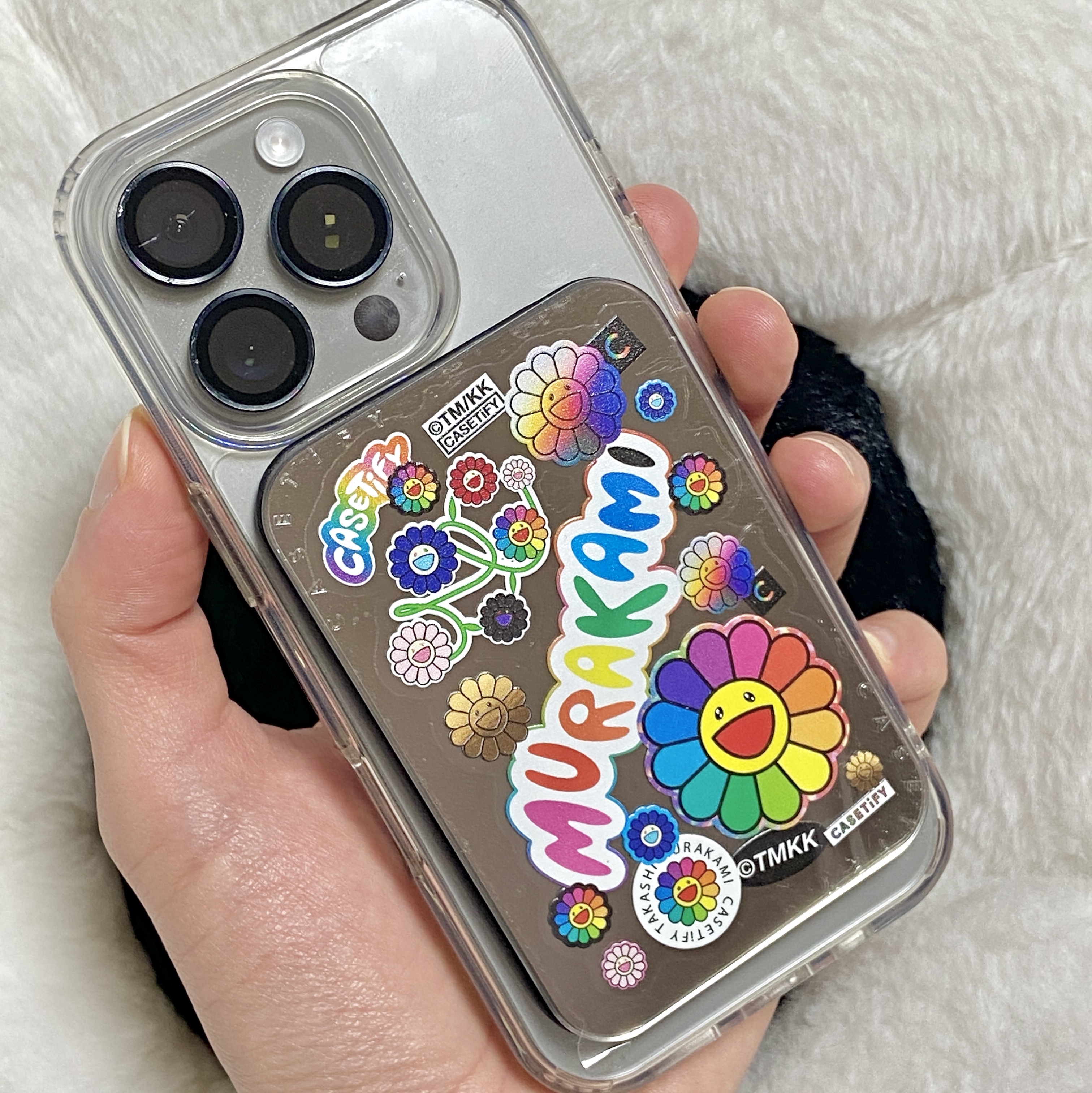 Casetify x Murakami Takashi Sticker Mania Snappy Magsafe Mirror Cardholder Stand Silver 착용 스타일