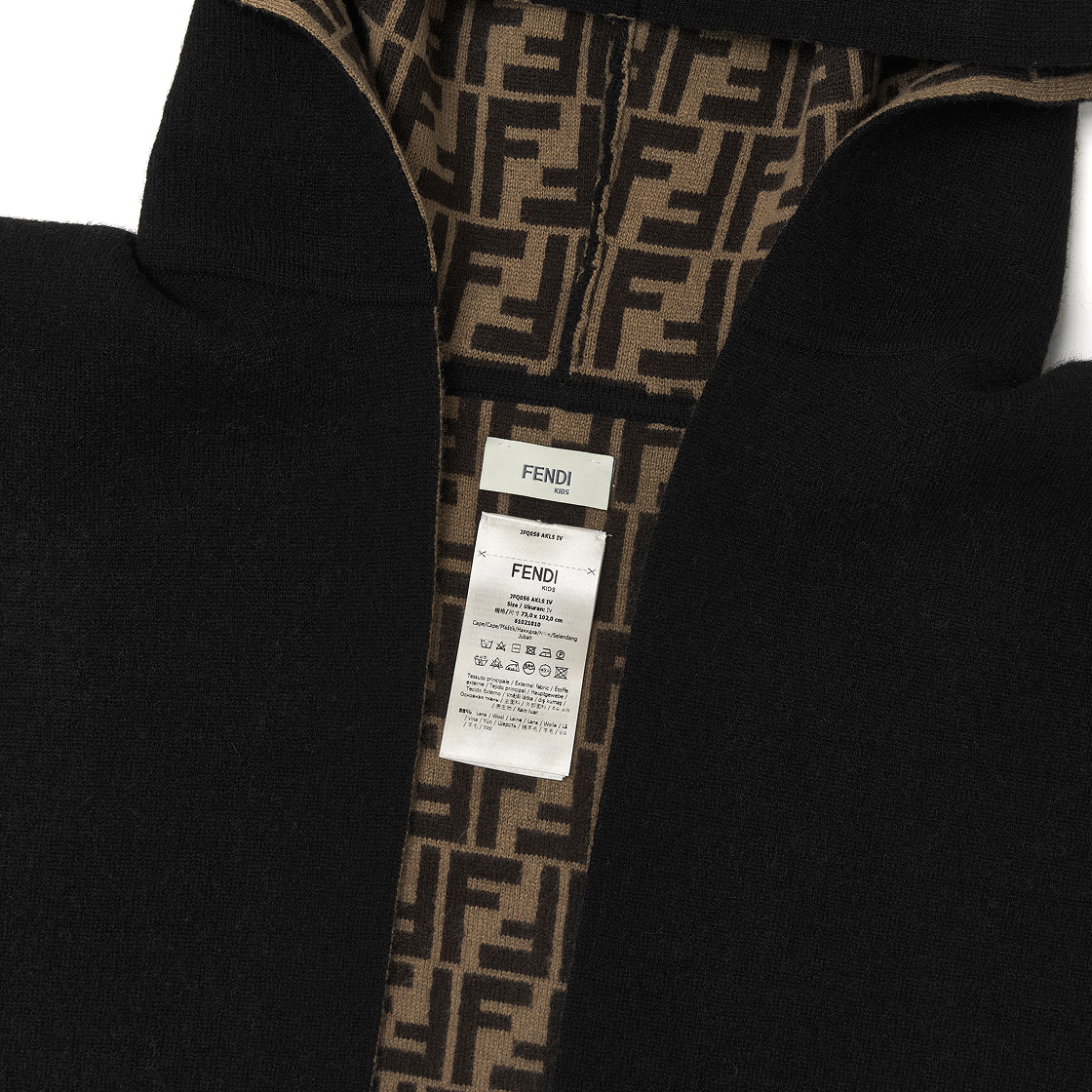 (키즈) 펜디 로고 리버시블 케이프 블랙((Kids) Fendi Logo Reversible Cape Black) - 3