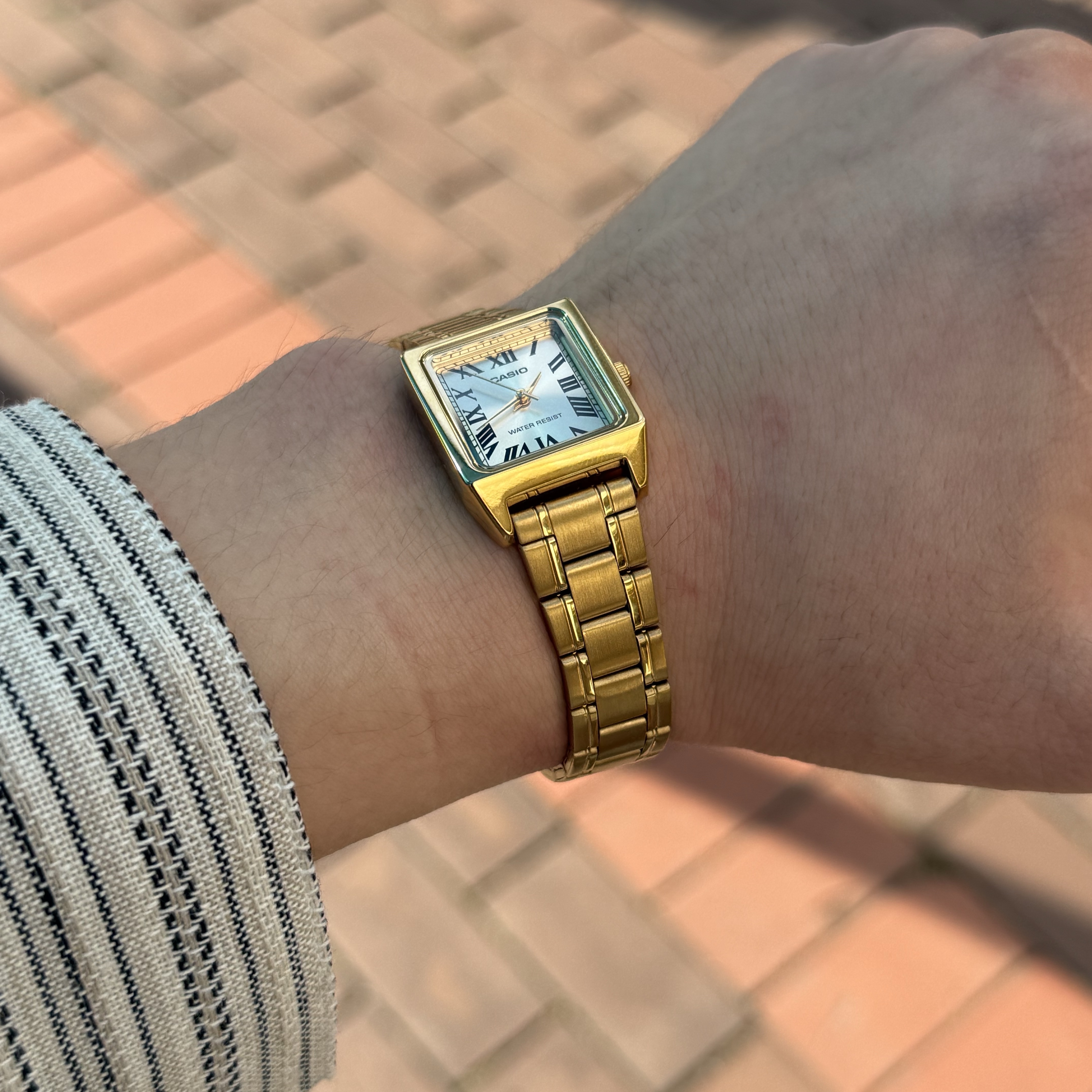 Casio LTP-V007G-9B 착용 스타일