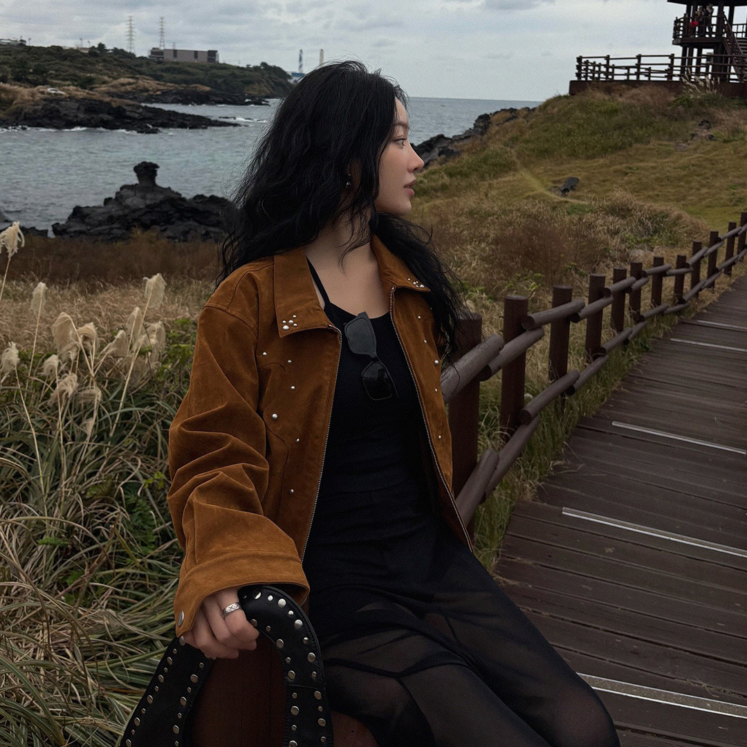 Thevinylhouse Studded Suede Jacket Brown 착용 스타일