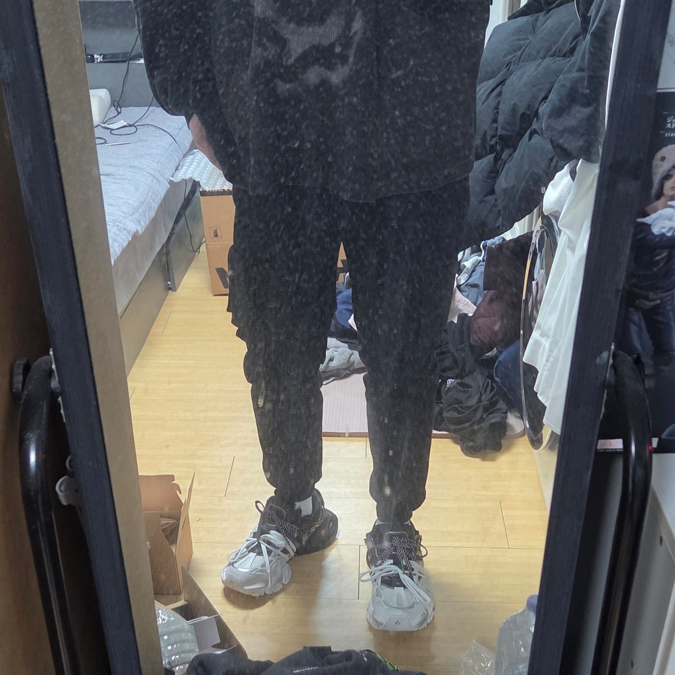 Adidas Vento XLG Runner Deluxe Sneakers White Black 착용 스타일