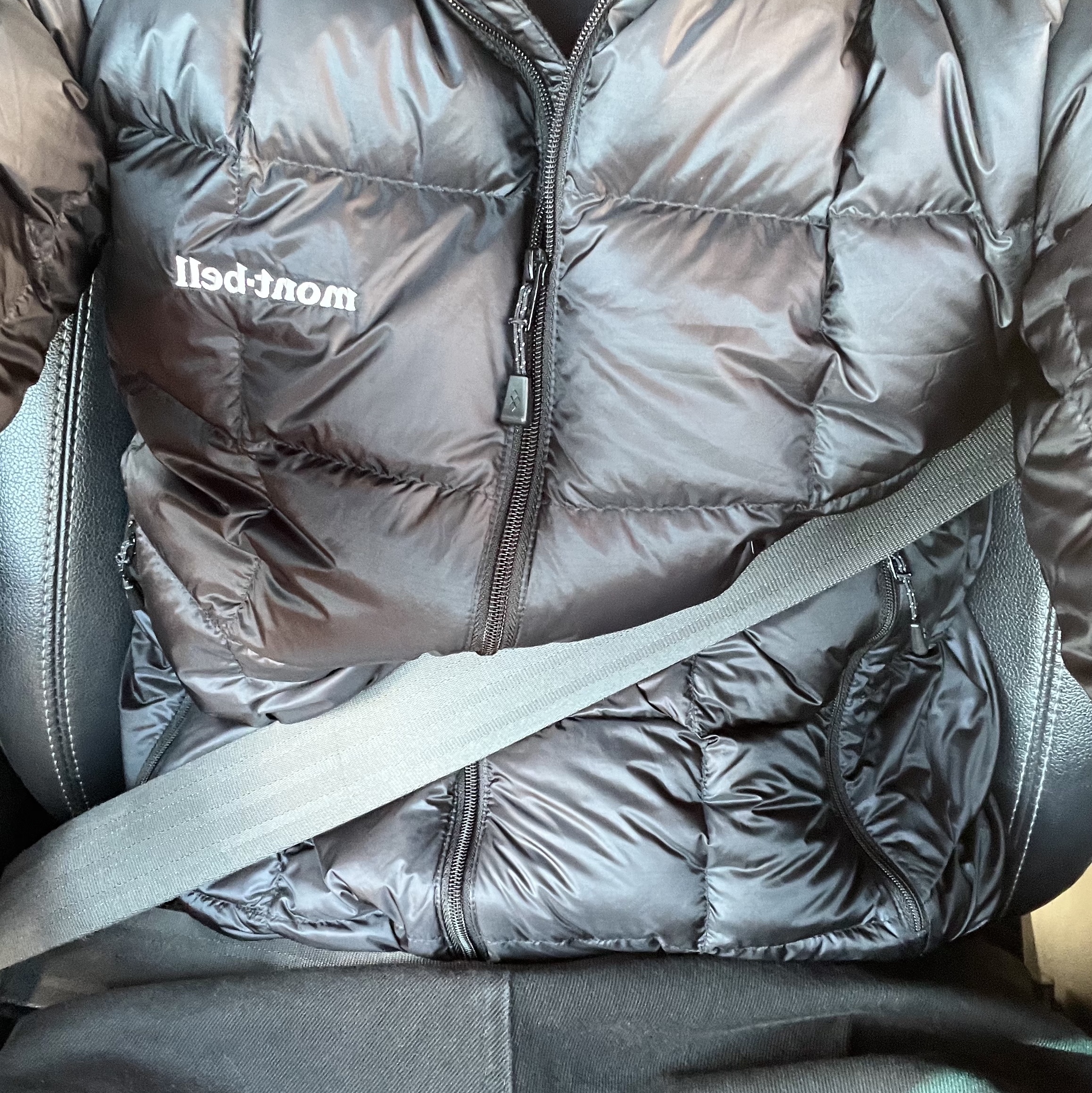 Montbell Superior Down Jacket Black, Nike Air Force 1 '07 Low Triple Black 착용 스타일