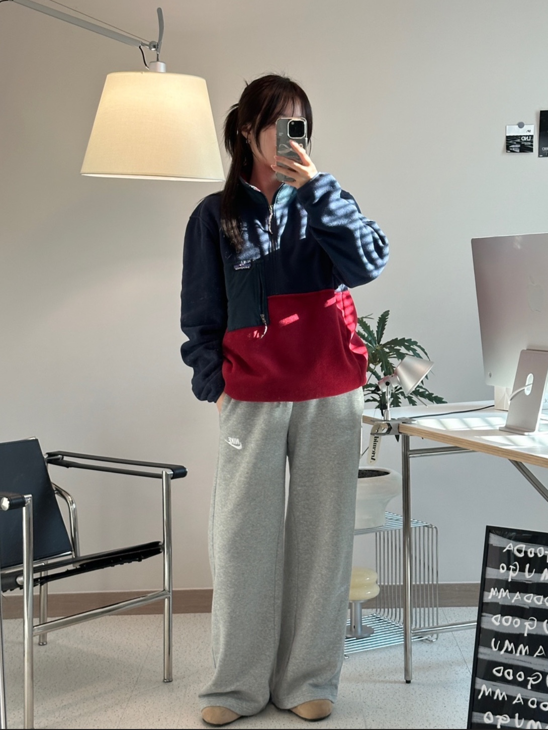 Patagonia Microdini Half Zip Fleece Pullover Wax Red, Patagonia Lightweight Synchilla Snap-T Fleece Pullover Oatmeal Heather/Smolder Blue/New Navy 착용 스타일 - 1