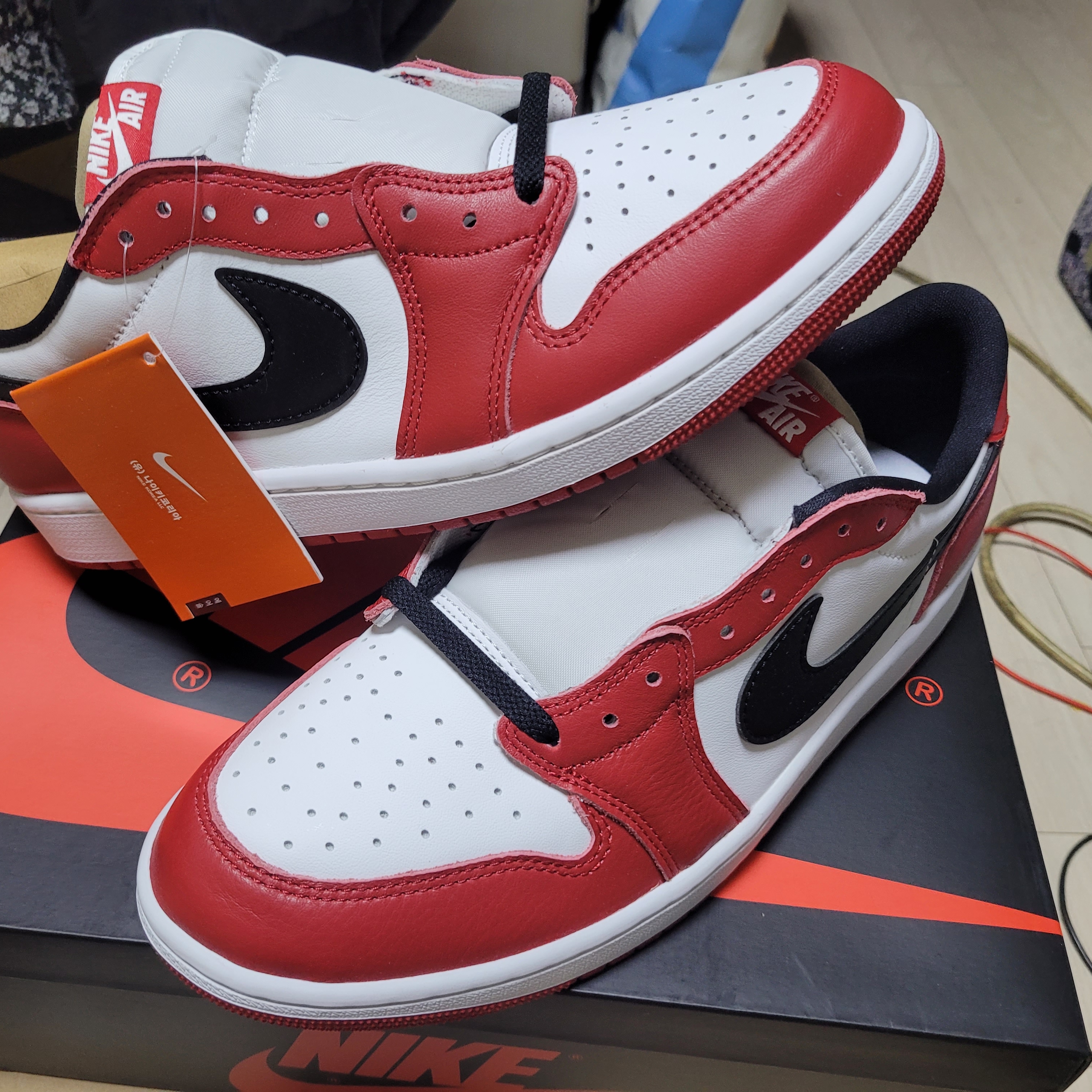 Jordan 1 Retro Low OG Chicago 착용 스타일 - 4