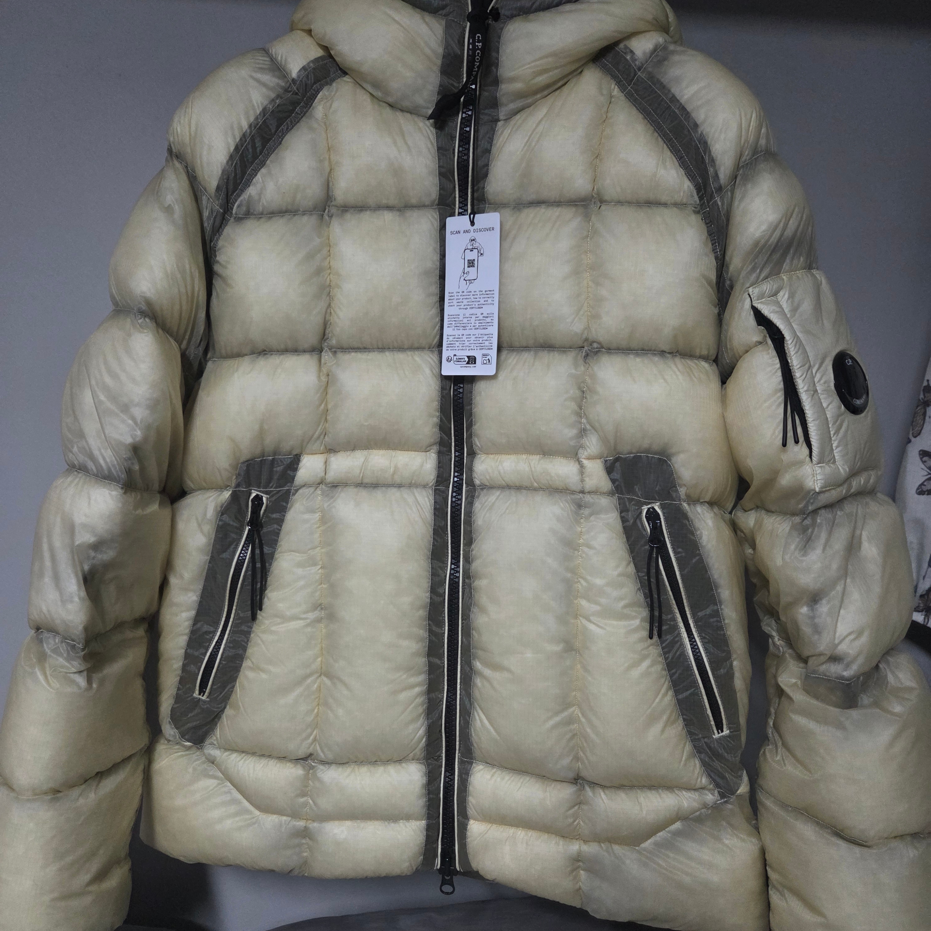 C.P. Company D.D. Shell Hooded Down Jacket Pistachio Shell Beige - 25FW 착용 스타일