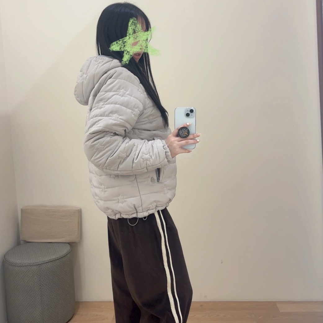 COYSEIO Fluffy Light Padded Jacket Ivory 착용 스타일