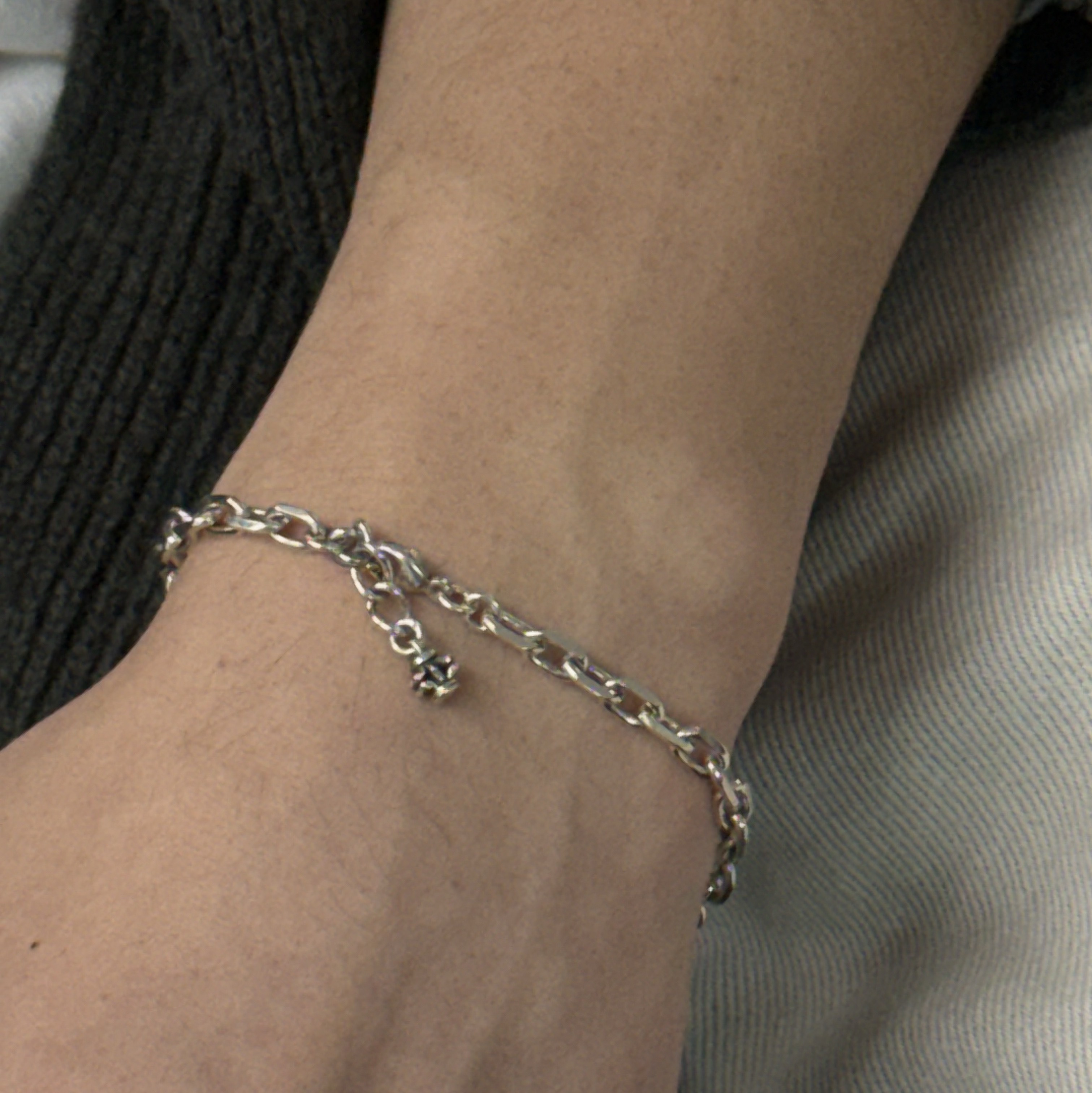 Scudo signature Square  bracelet 착용 스타일 - 3