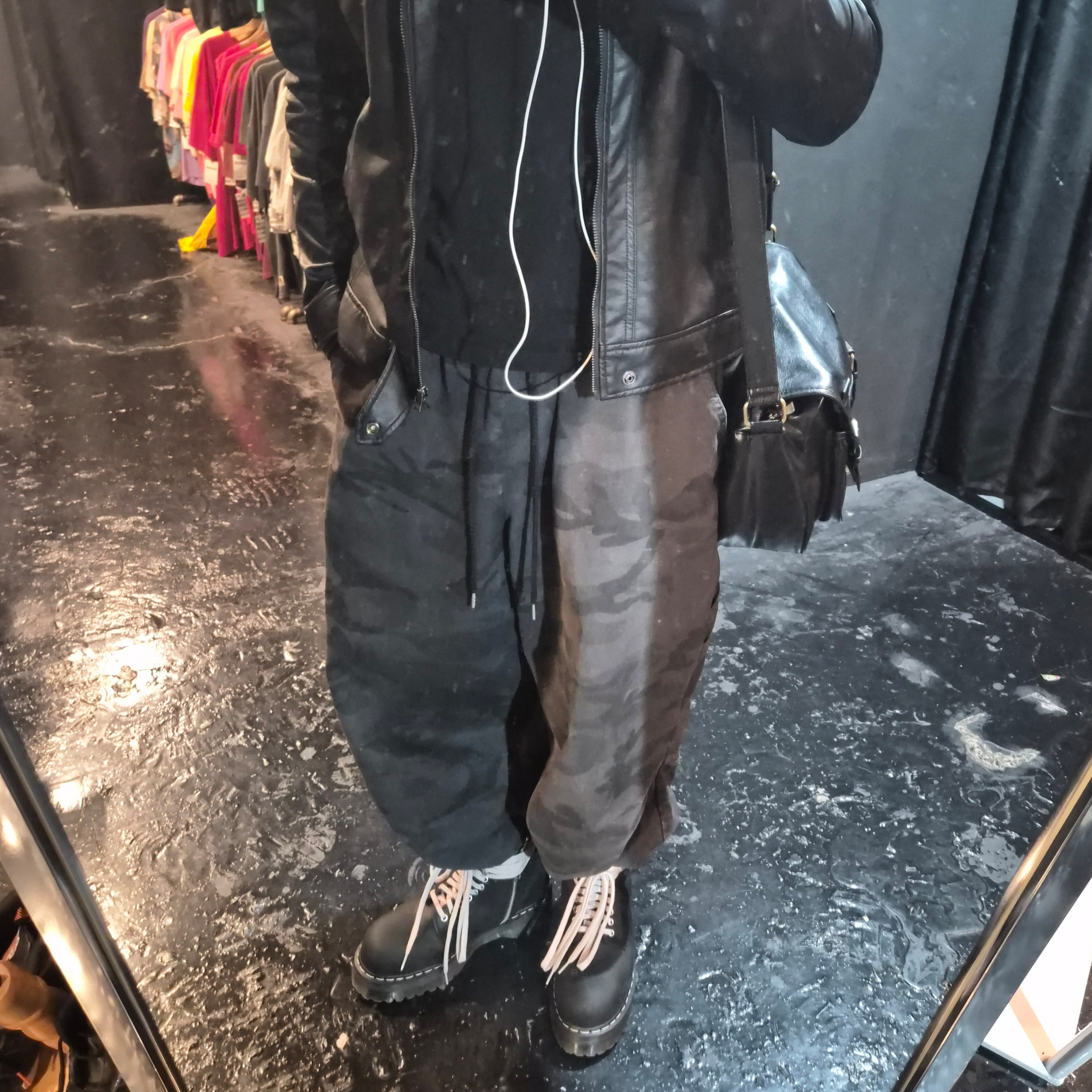 Dr. Martens x Rick Owens Quad Sole Steel Toe Boots Black 착용 스타일 - 2