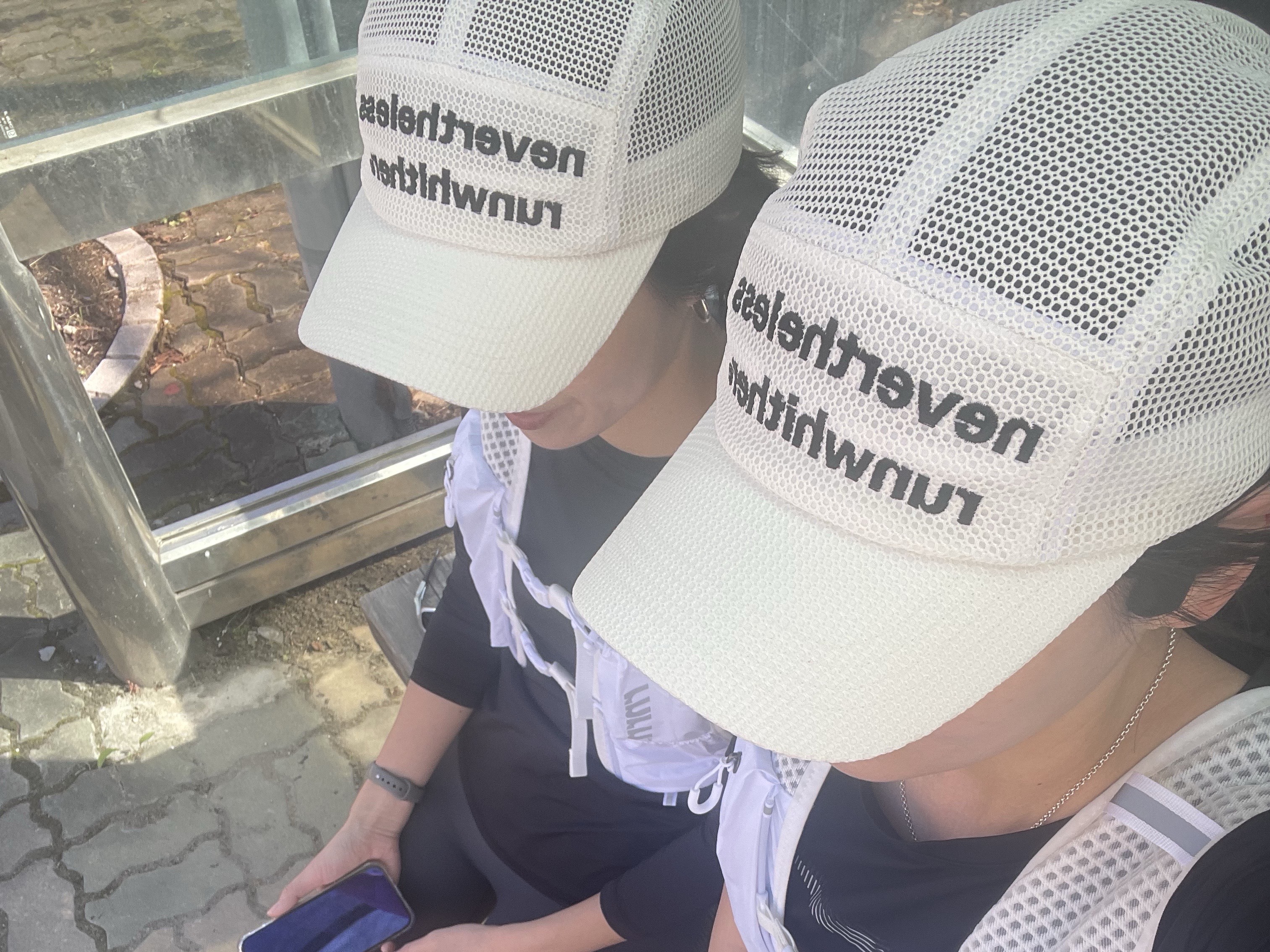 [KREAM 단독] runwhither Mesh Cap Ivory 착용 스타일