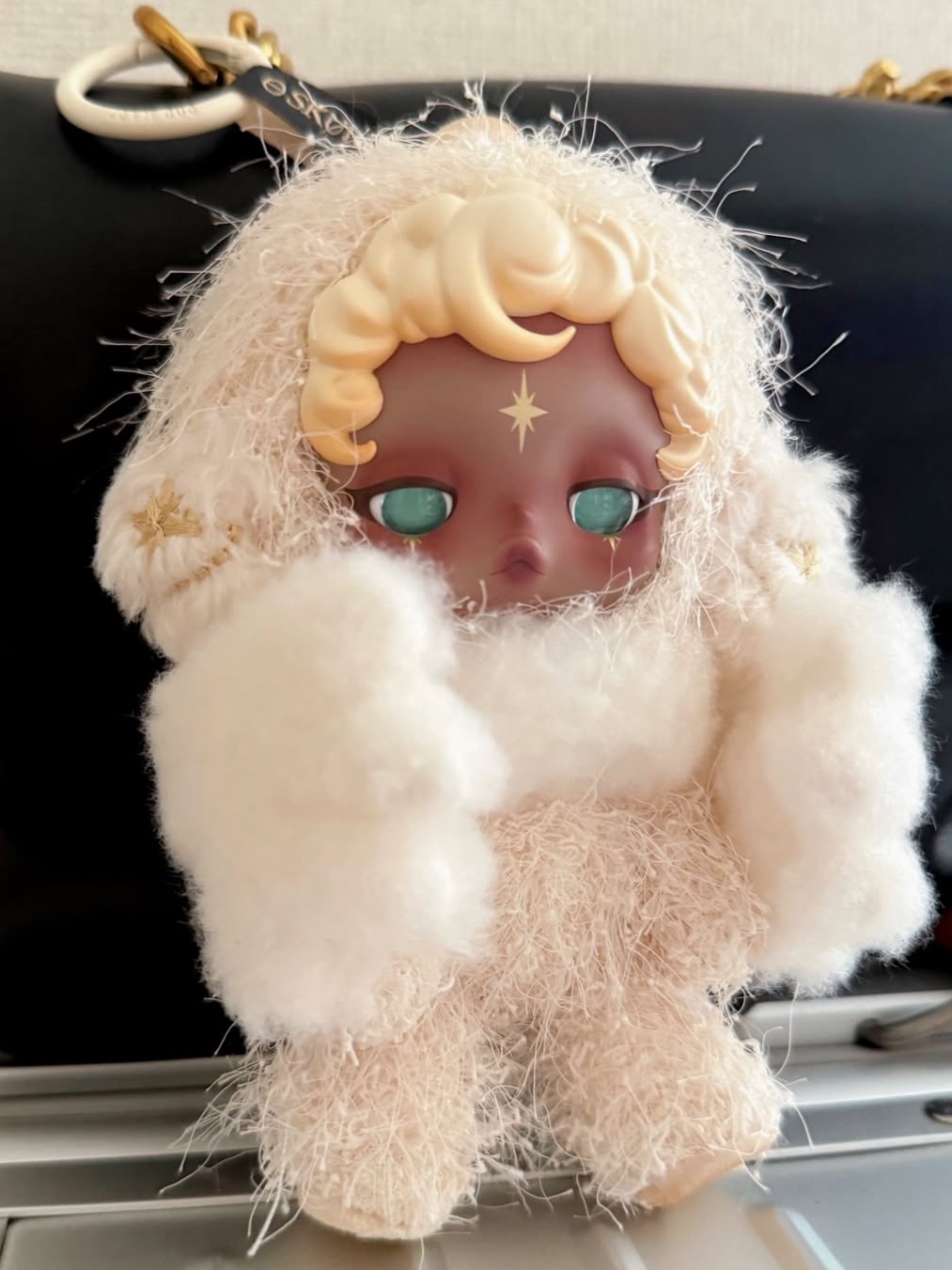 Pop Mart Skullpanda You Found Me ! Series Plush Doll Pendant Sandman (Opened Case) 착용 스타일
