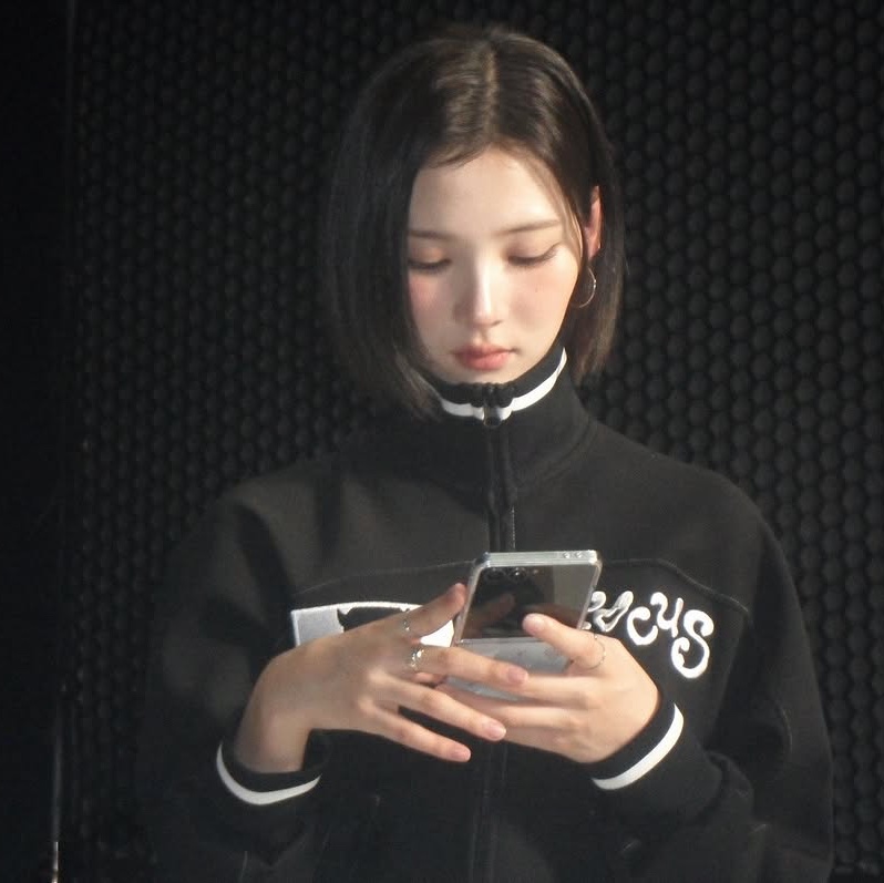 Bonnae Patch track jacket Black, Bonnae Patch track jacket White 착용 스타일 - 2