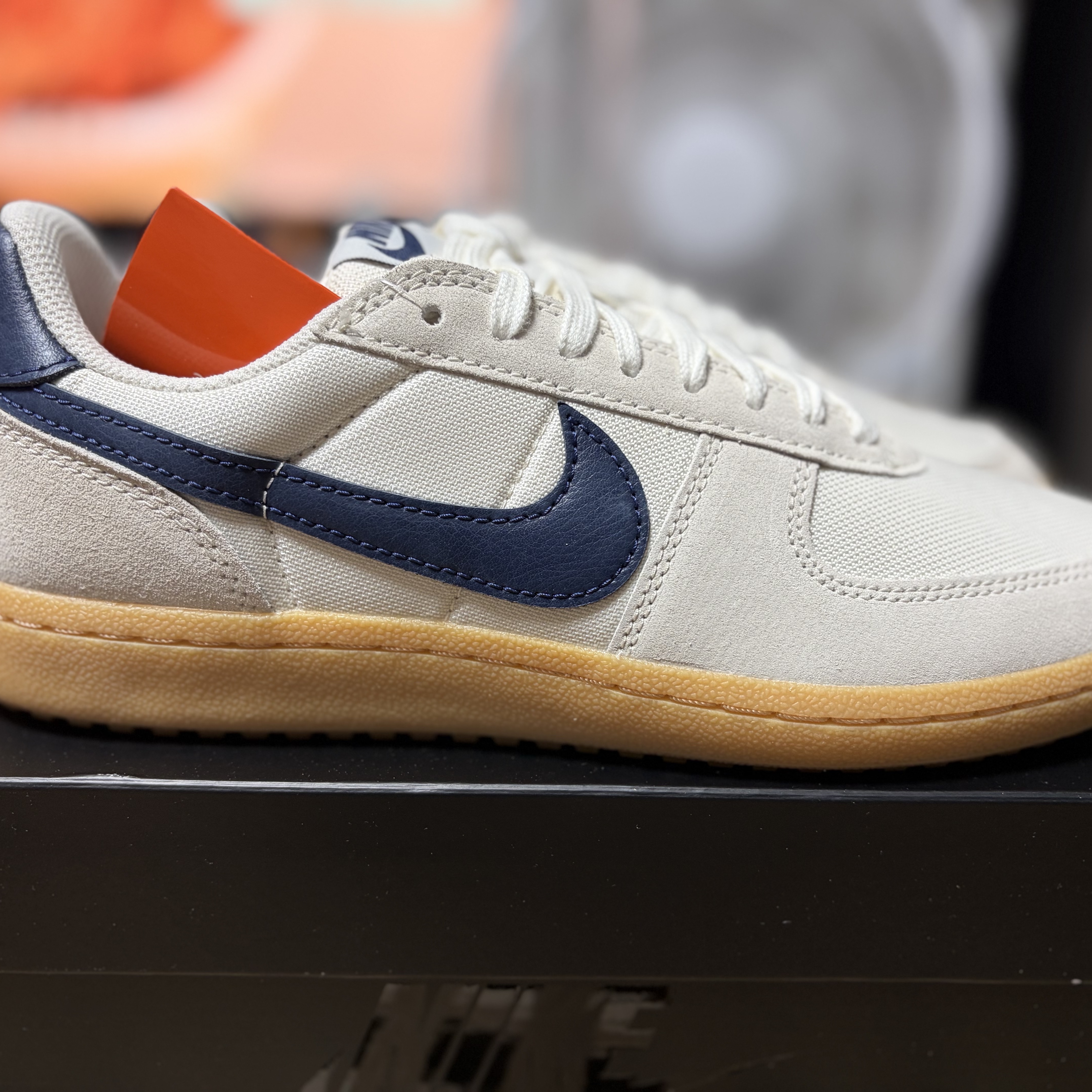Nike Field General 82 Pale Ivory Gum Yellow 착용 스타일 - 3