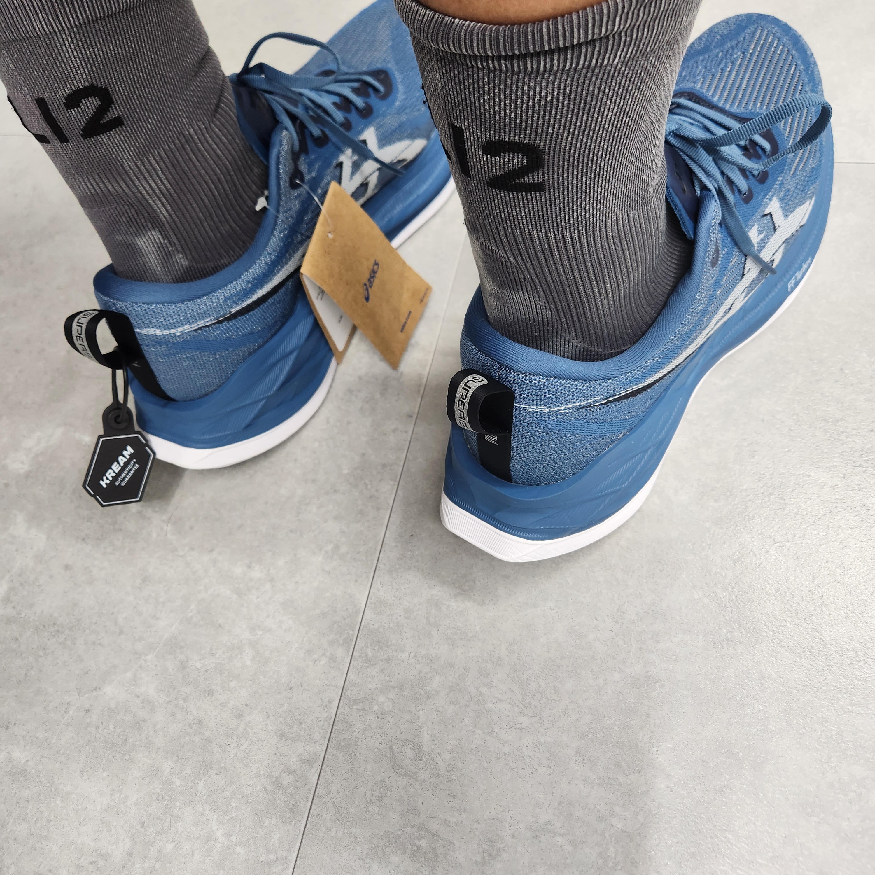 Asics Superblast 2 Winter Sea White 착용 스타일 - 1