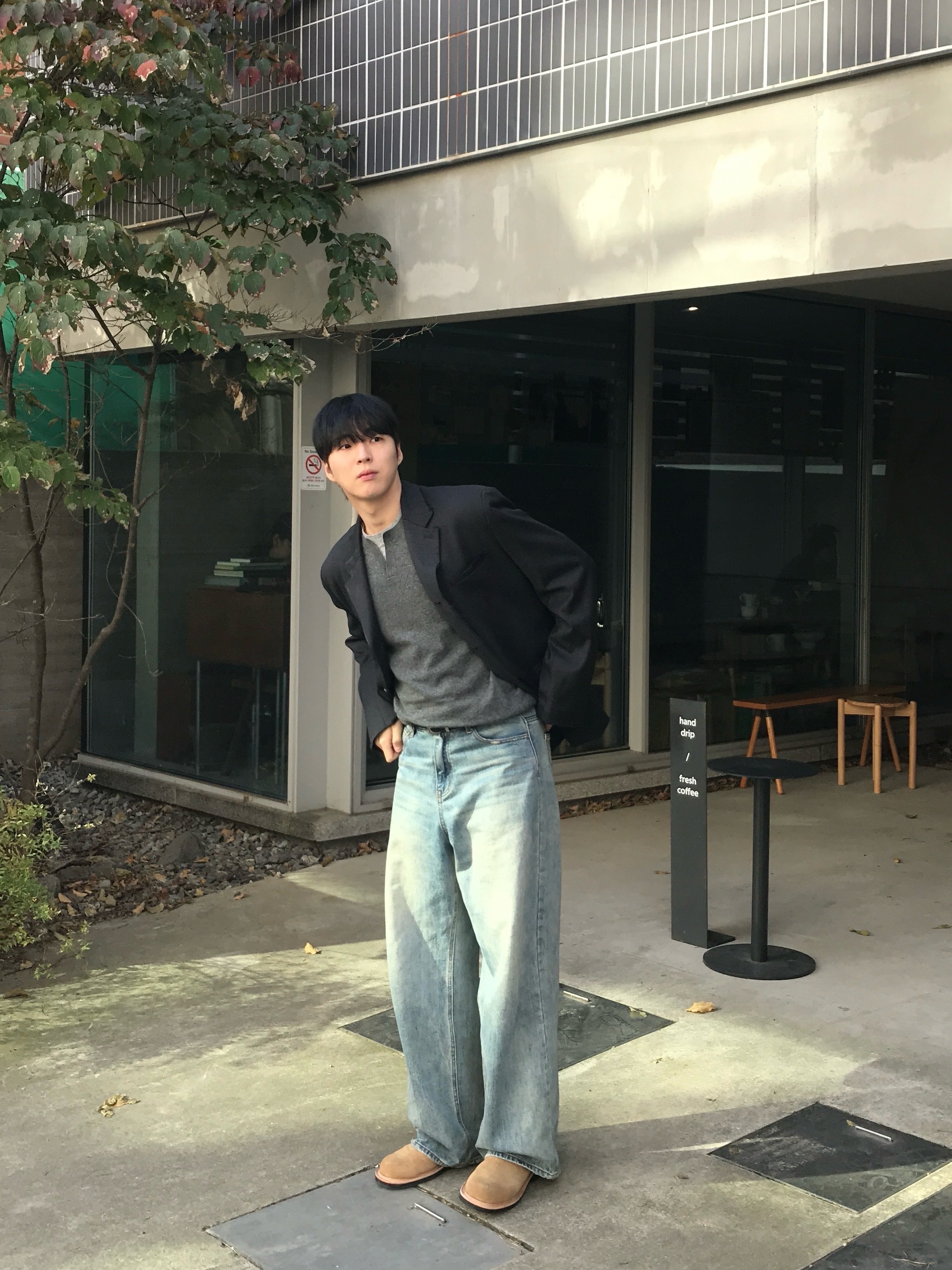 STU Destroyed Check Blazer Dark Grey 착용 스타일 - 1