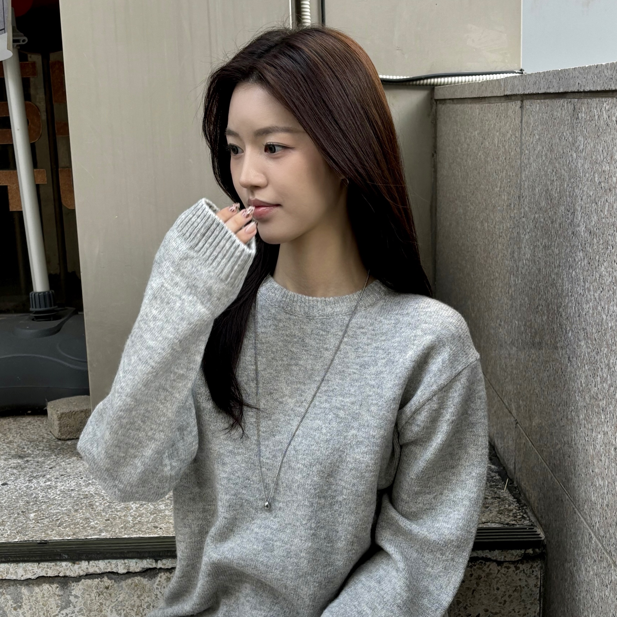 Riomeu Bolding Long Drop Chain Necklace 착용 스타일 - 2