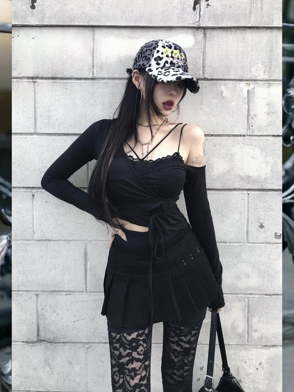 Bonnae Star Rivet Pleated Skort Black, Bonnae Star Rivet Pleated Skort Ivory 착용 스타일